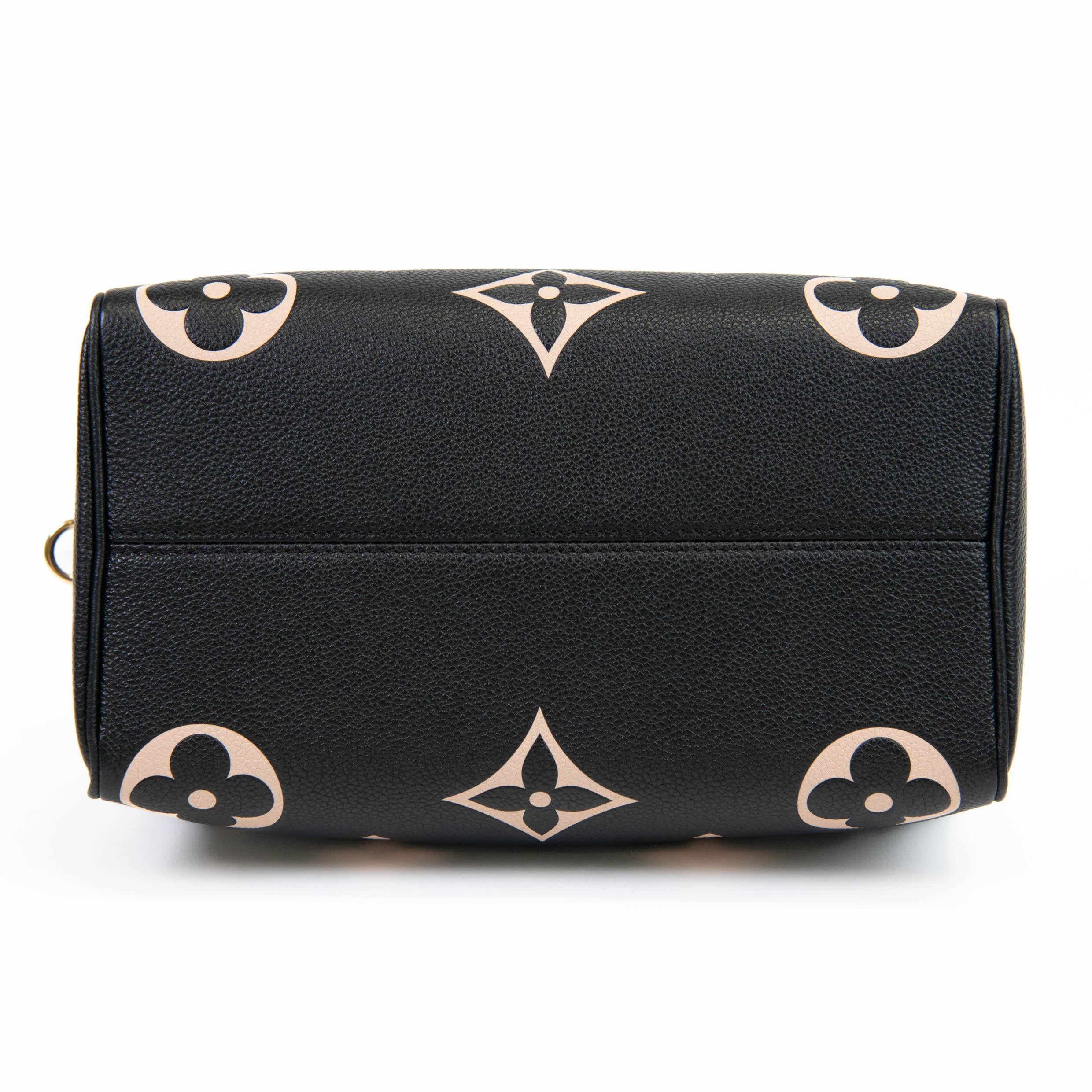 Louis Vuitton Black and Beige Empreinte Monogram Leather Giant Speedy Bandoulier For Sale 2