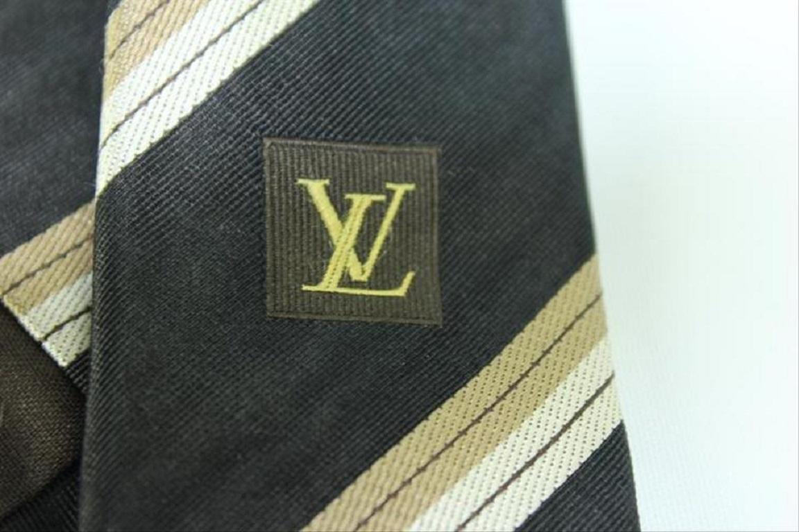Louis Vuitton Black and Taupe Lv Diagonal Strip Tie Telm7 In Good Condition For Sale In Dix hills, NY