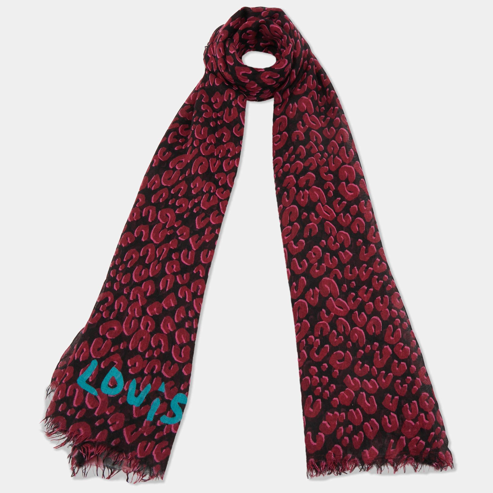 Whether it is over an evening outfit or chic casuals, Louis Vuitton ensures an extra element of style with this gorgeous scarf. Made of cashmere & silk, the creation's appeal is brought out with prints all over.

