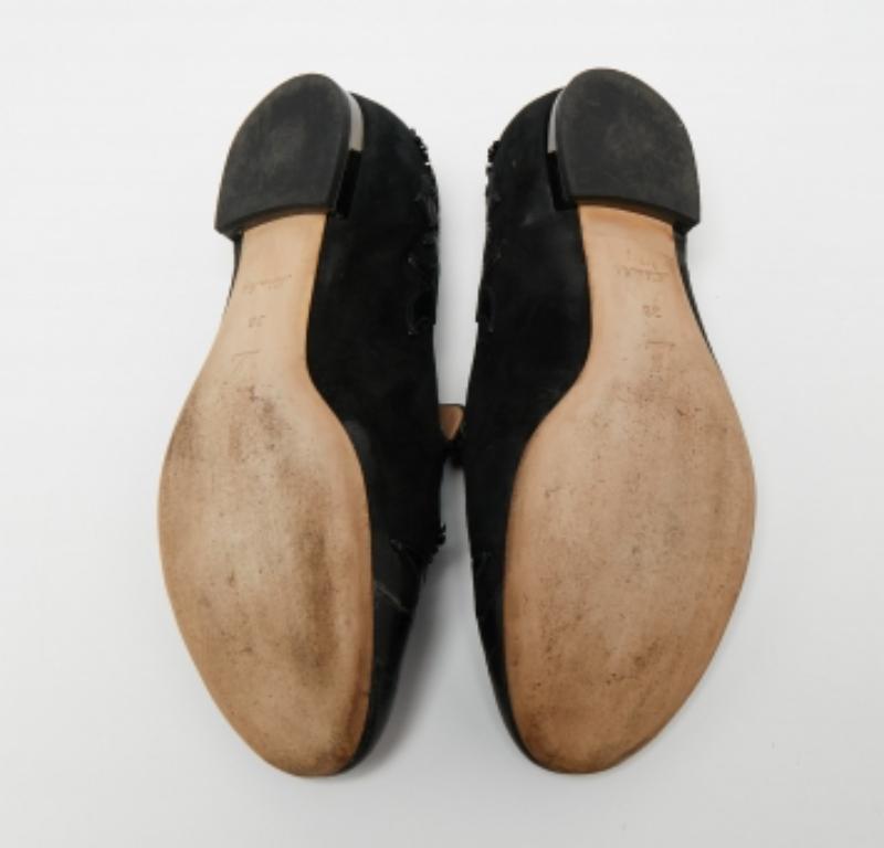 Louis Vuitton Schwarz Perlen Wildleder und Krokodil Cap Toe Smoking Slippers Größe 38 im Angebot 4