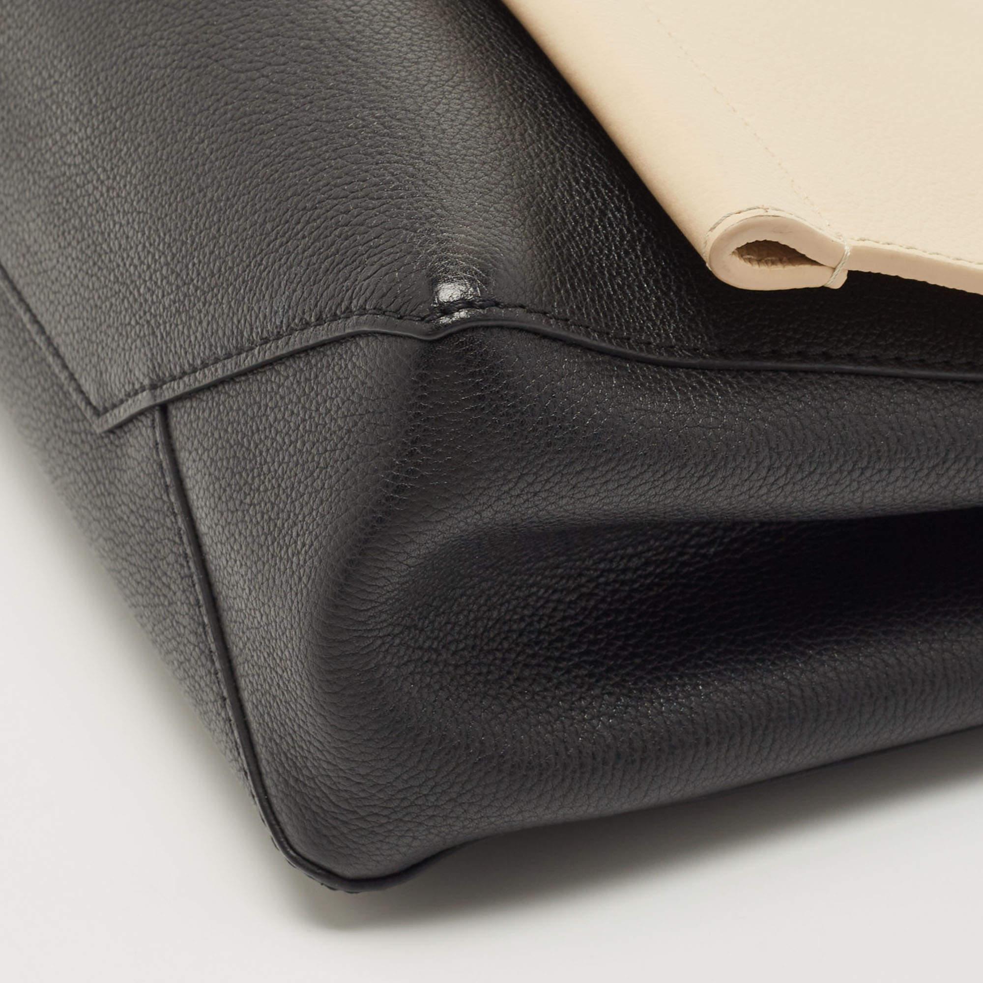 Louis Vuitton Black/Beige Leather Lockme II Bag For Sale 9
