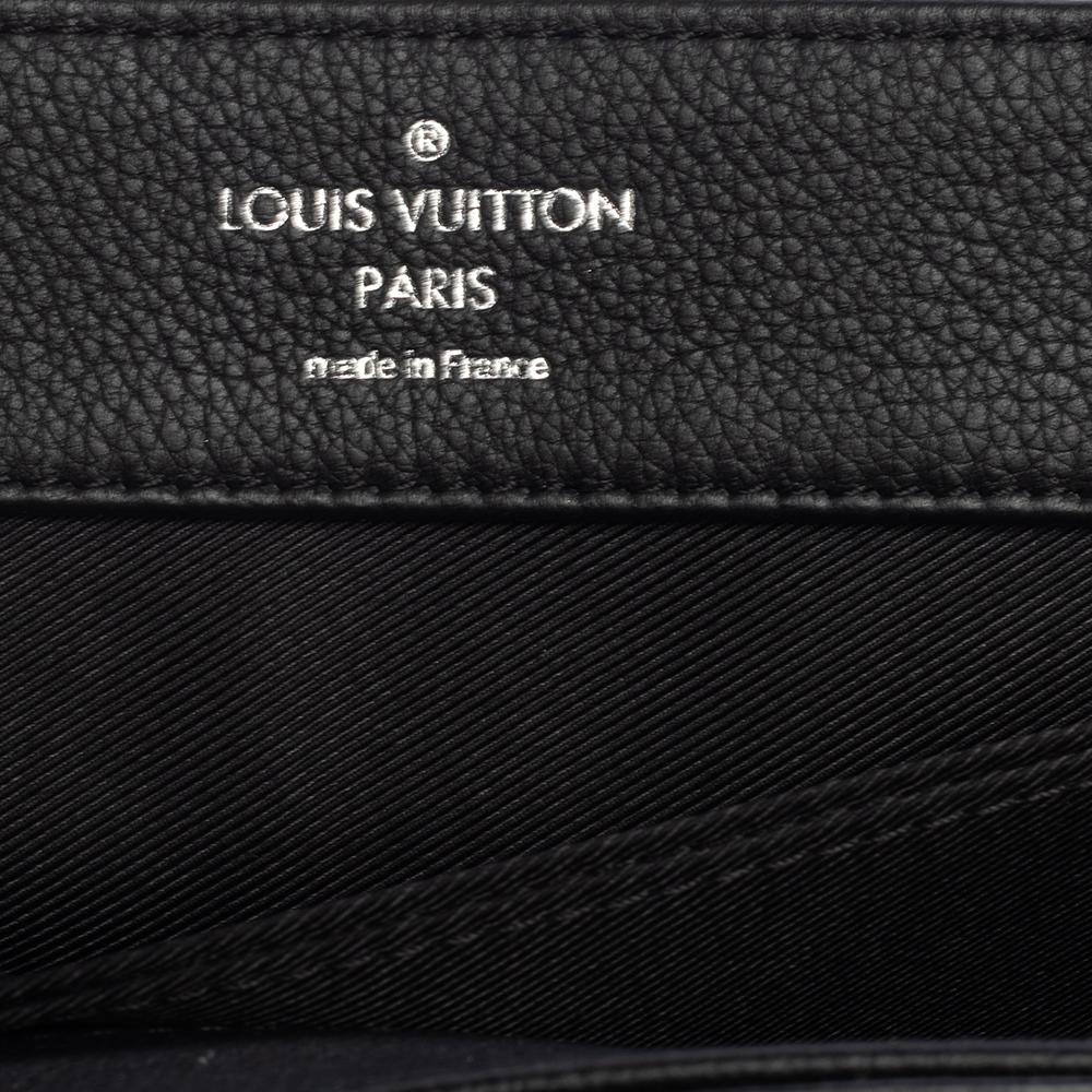 Louis Vuitton Black/Beige Leather Lockme II Bag In Good Condition In Dubai, Al Qouz 2