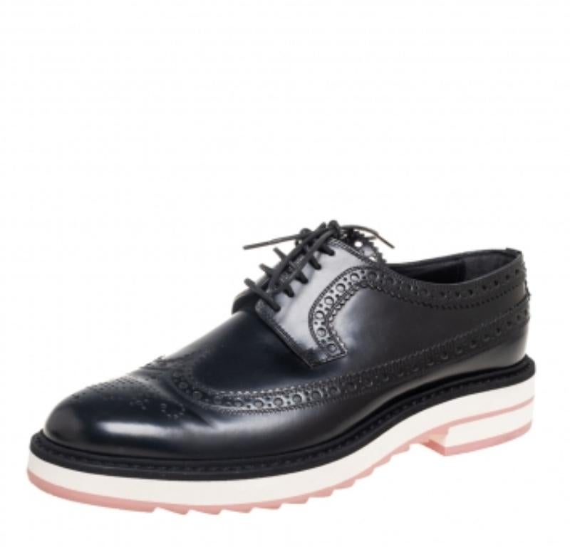 Louis Vuitton Derby à lacets en cuir brogue noir, taille 37.5 Bon état - En vente à Dubai, Al Qouz 2
