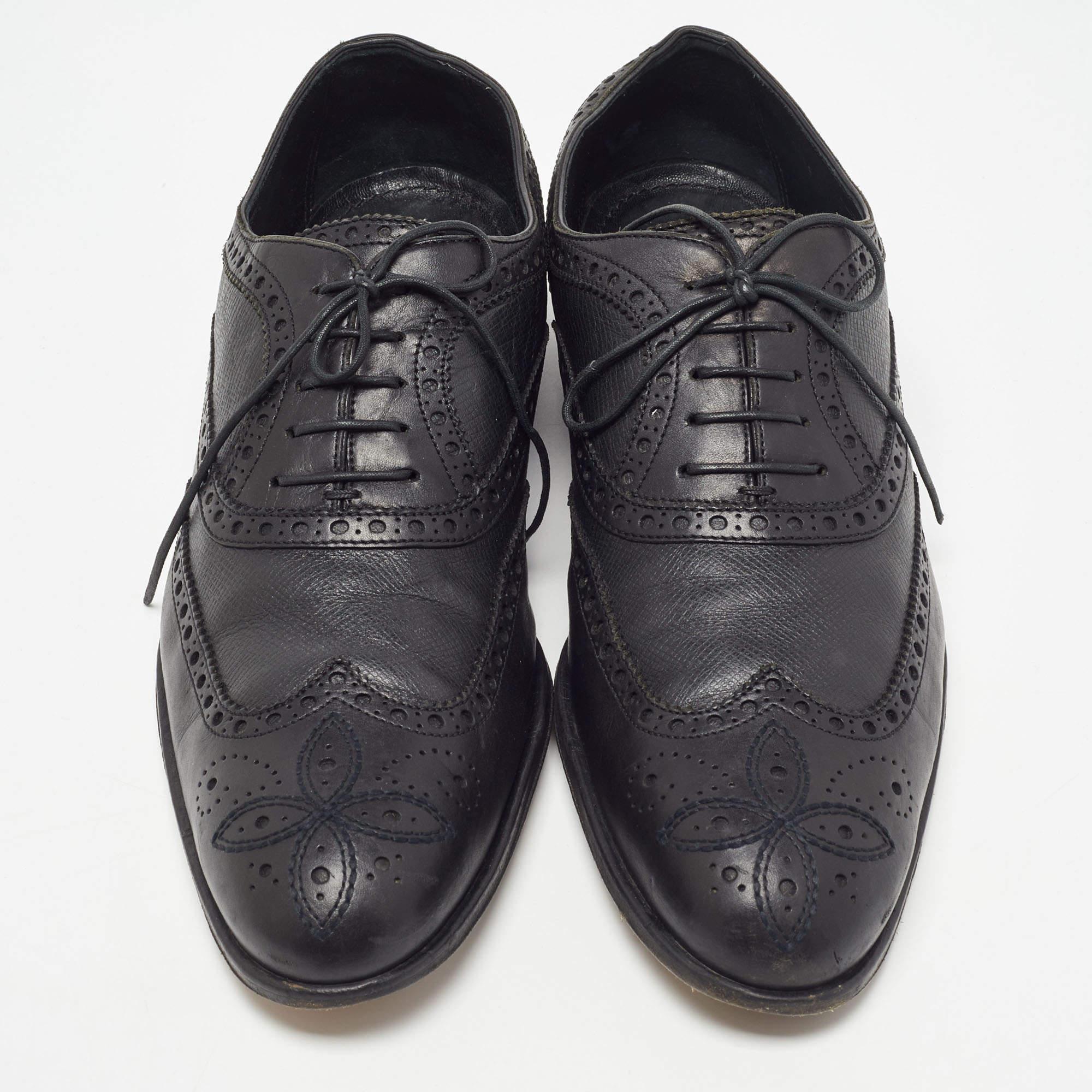 Louis Vuitton Black Brogue Leather Lace Up Oxfords Size 43 In Good Condition For Sale In Dubai, Al Qouz 2
