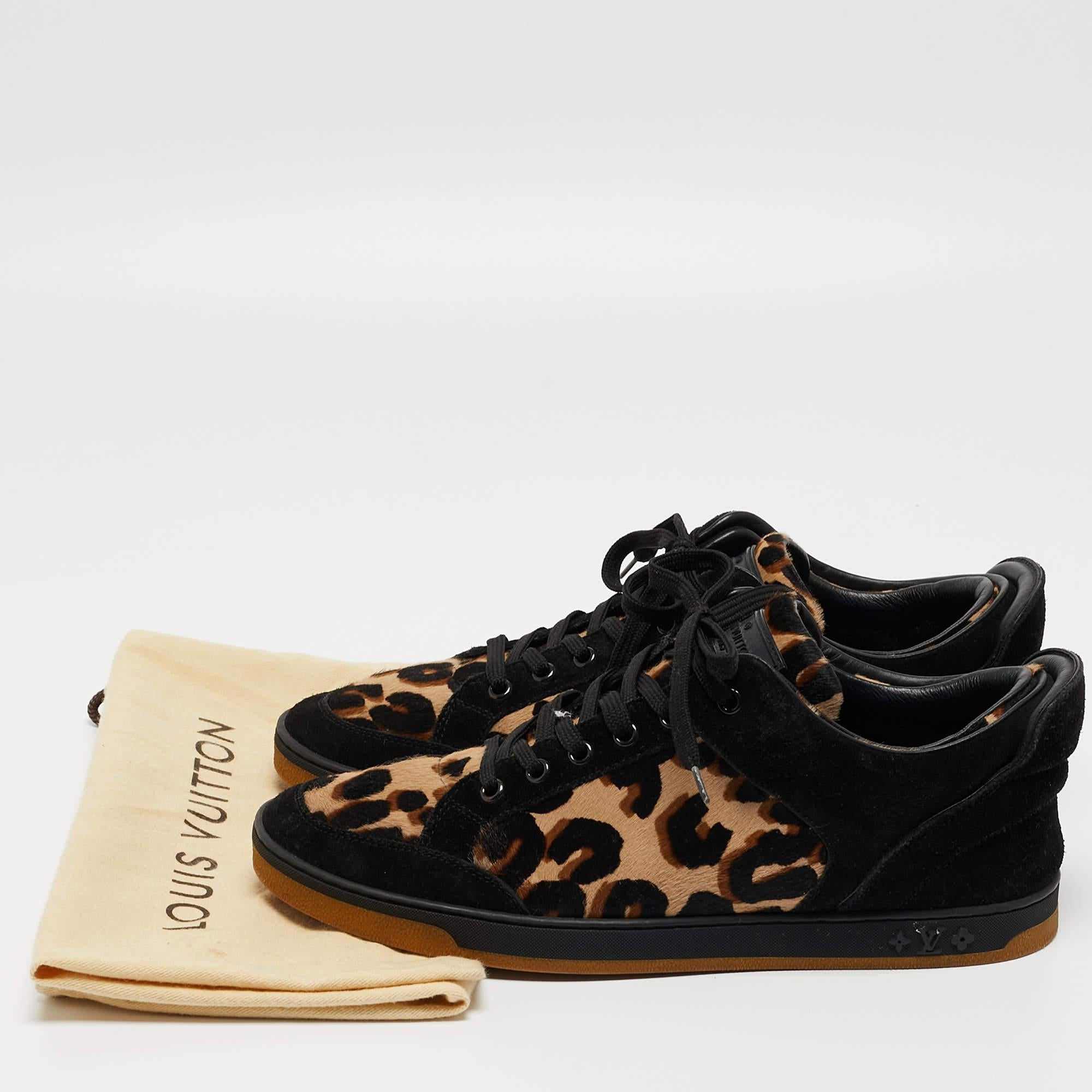 Louis Vuitton Black/Brown Calf Hair and Suede Low Top Sneakers Size 38.5 For Sale 4