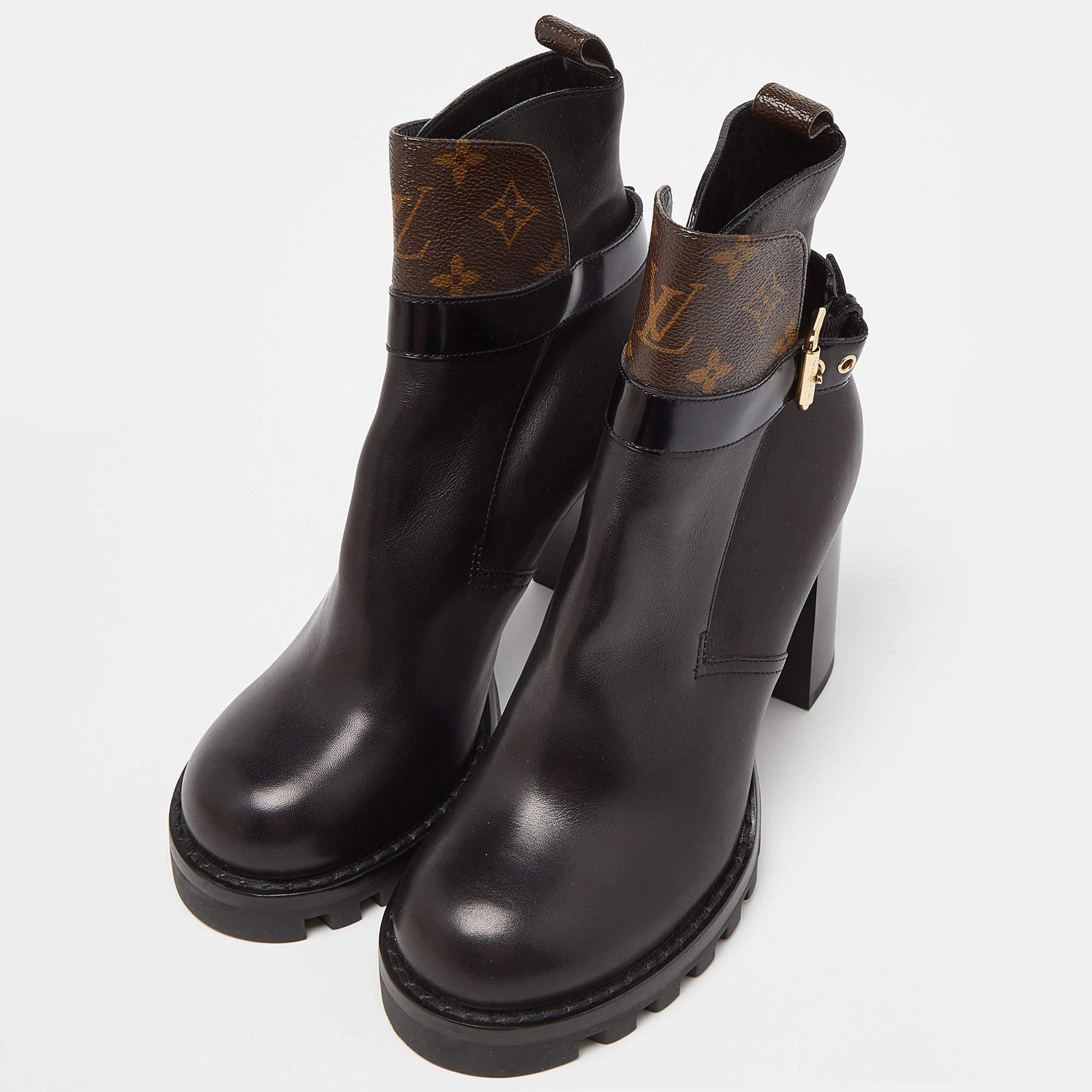 Louis Vuitton Black/Brown Monogram Canvas and Leather Ankle Length Boots Size 39 In Excellent Condition For Sale In Dubai, Al Qouz 2