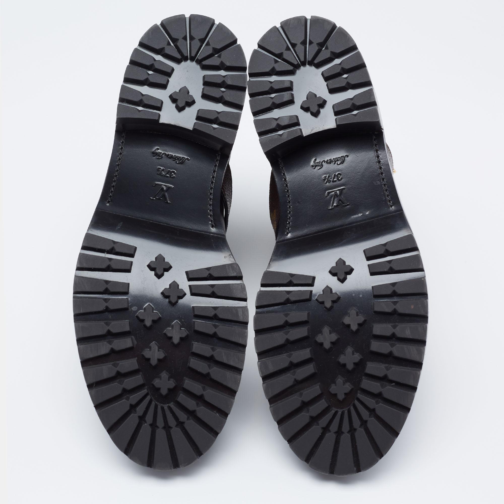 Louis Vuitton Black/Brown  Monogram Canvas Discovery Ankle Boots Size 37.5 In Excellent Condition In Dubai, Al Qouz 2