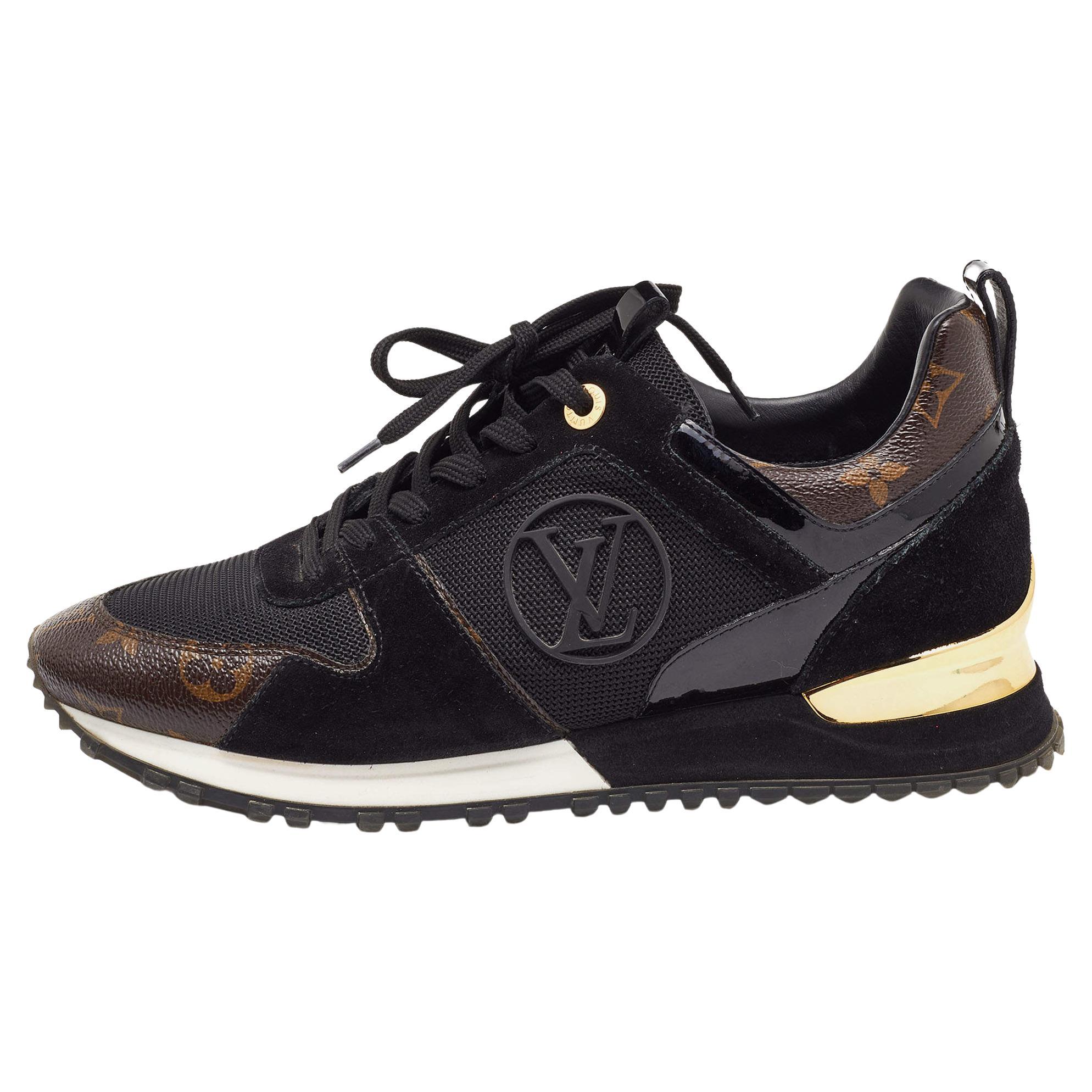 Louis Vuitton Run 55 Sneaker, White, 39.5