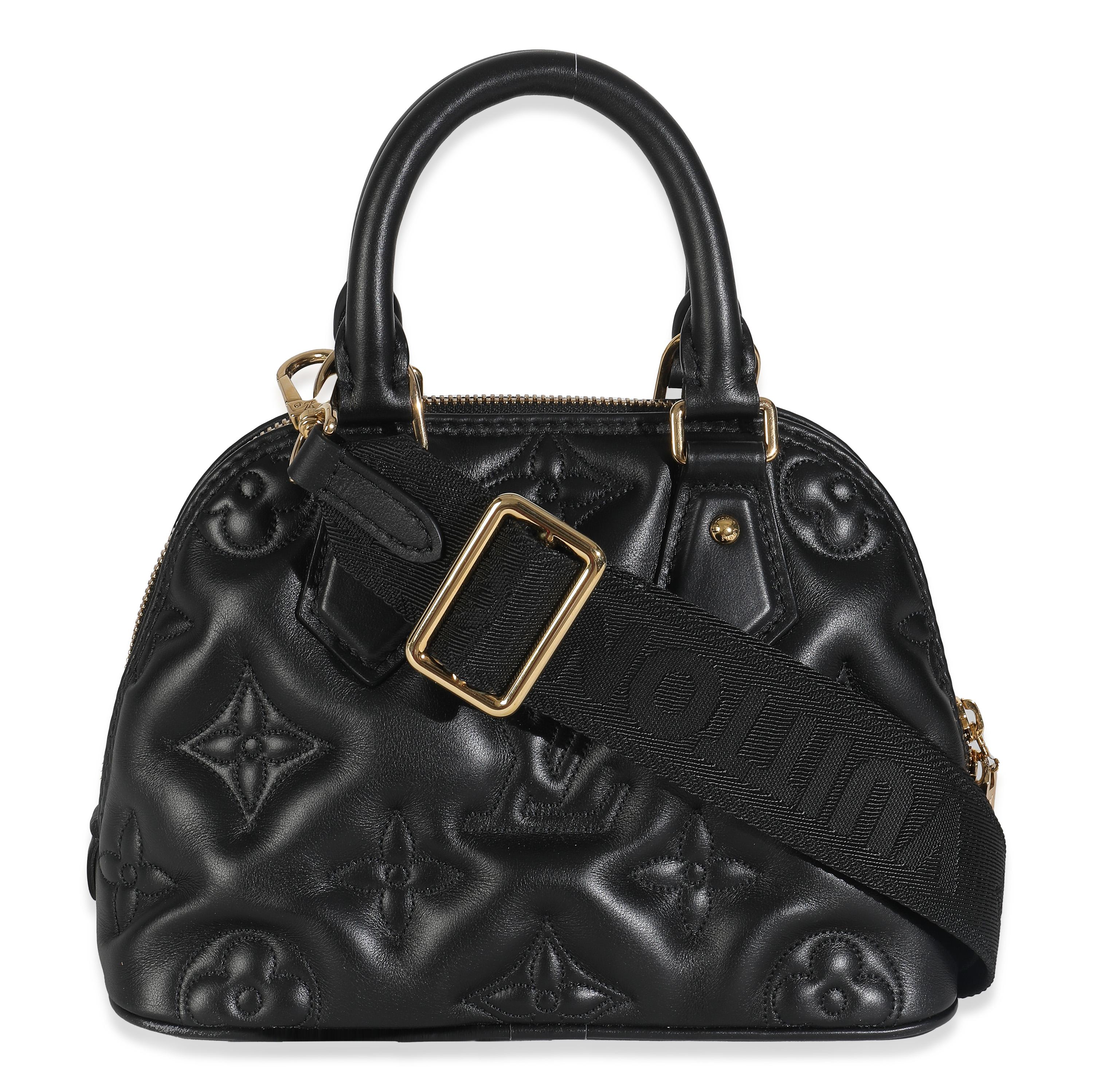 Titolo dell'elenco: Louis Vuitton Alma BB in pelle di vitello nera a bolle d'aria
SKU: Z147905
MSRP: 2980.00 USD
Condizioni: Usato 
Descrizione delle condizioni: Introdotta nel 1992, la storia della borsa Alma di Louis Vuitton risale in realtà molto