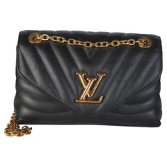 Louis Vuitton Black Calfskin New Wave Chain MM NM