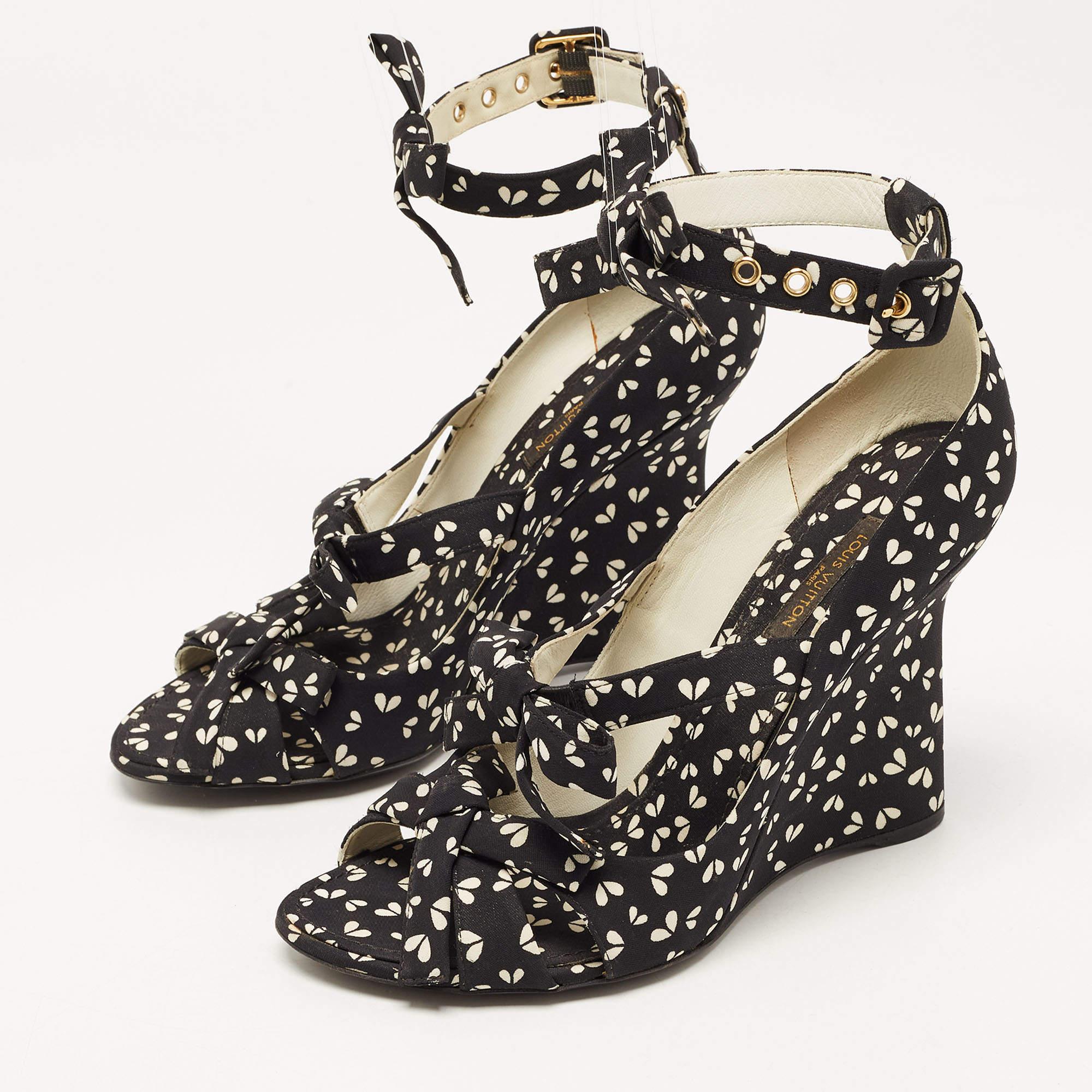 Women's Louis Vuitton Black Canvas Bow Ankle Strap Sandals Size 38.5 For Sale