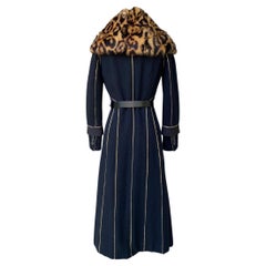 Louis Vuitton Cappotto nero con profili dorati e colletto di pelliccia A/I 2005 Taglia 34FR