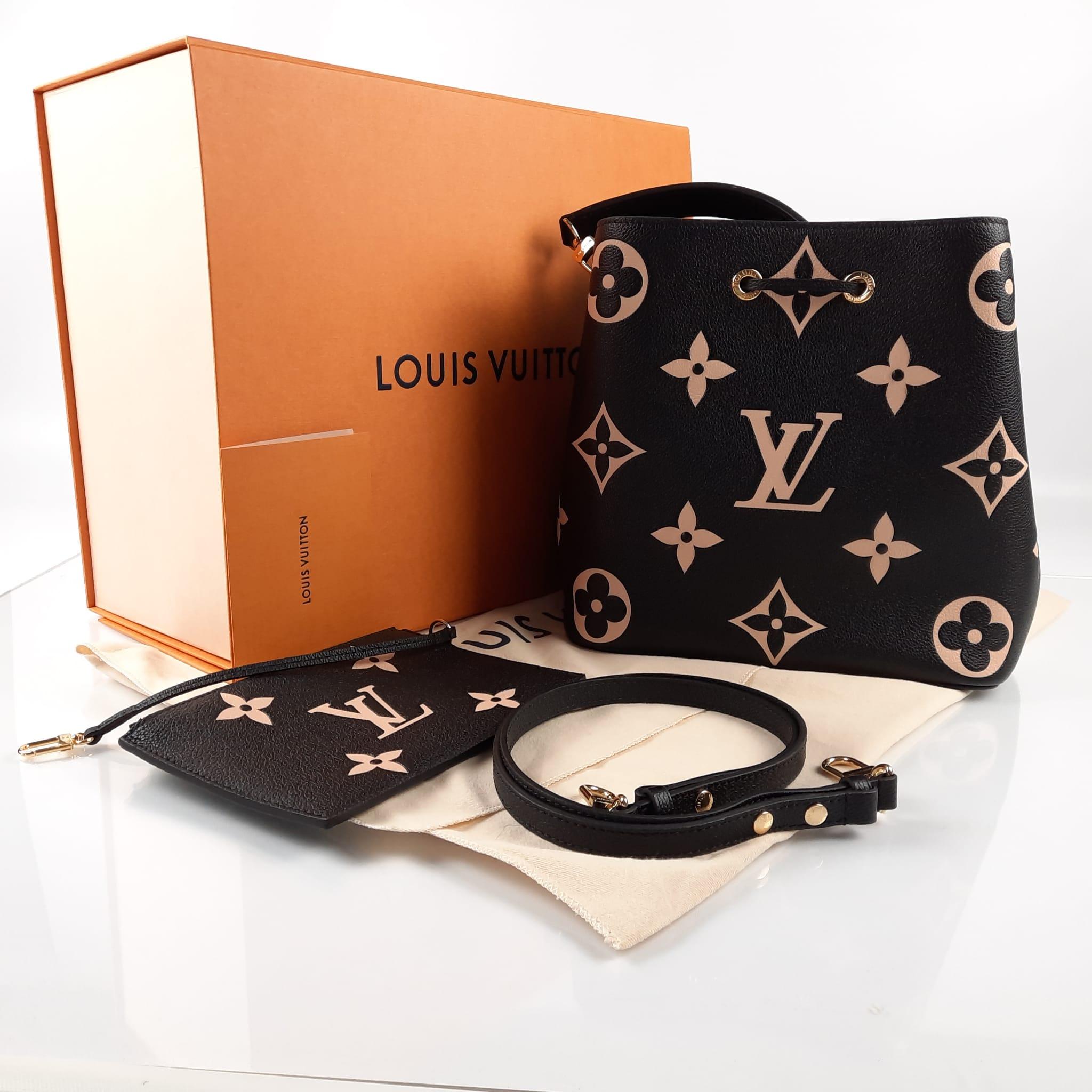 Louis Vuitton Black/Cream NéoNoé MM In New Condition In Nicosia, CY
