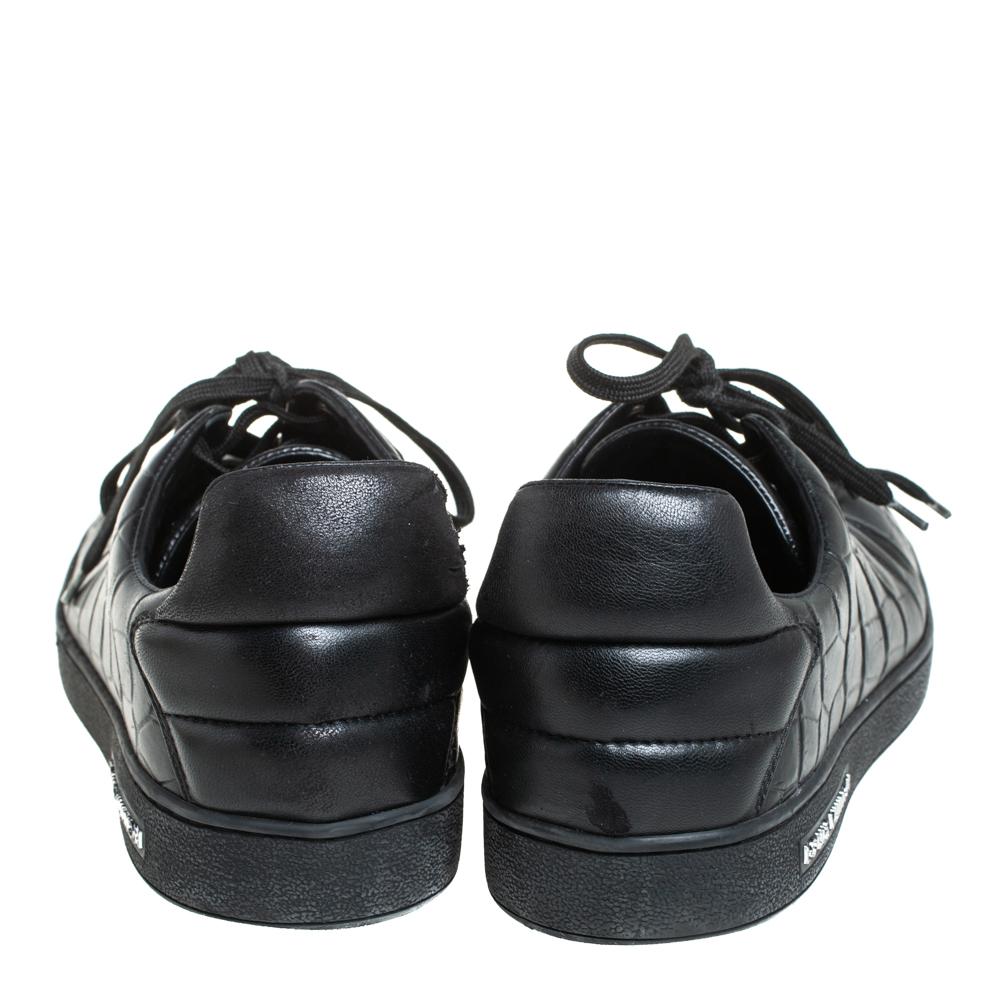 Louis Vuitton Black Croc Embossed Leather Front Row Lace Up Sneakers Size 40 In Good Condition In Dubai, Al Qouz 2