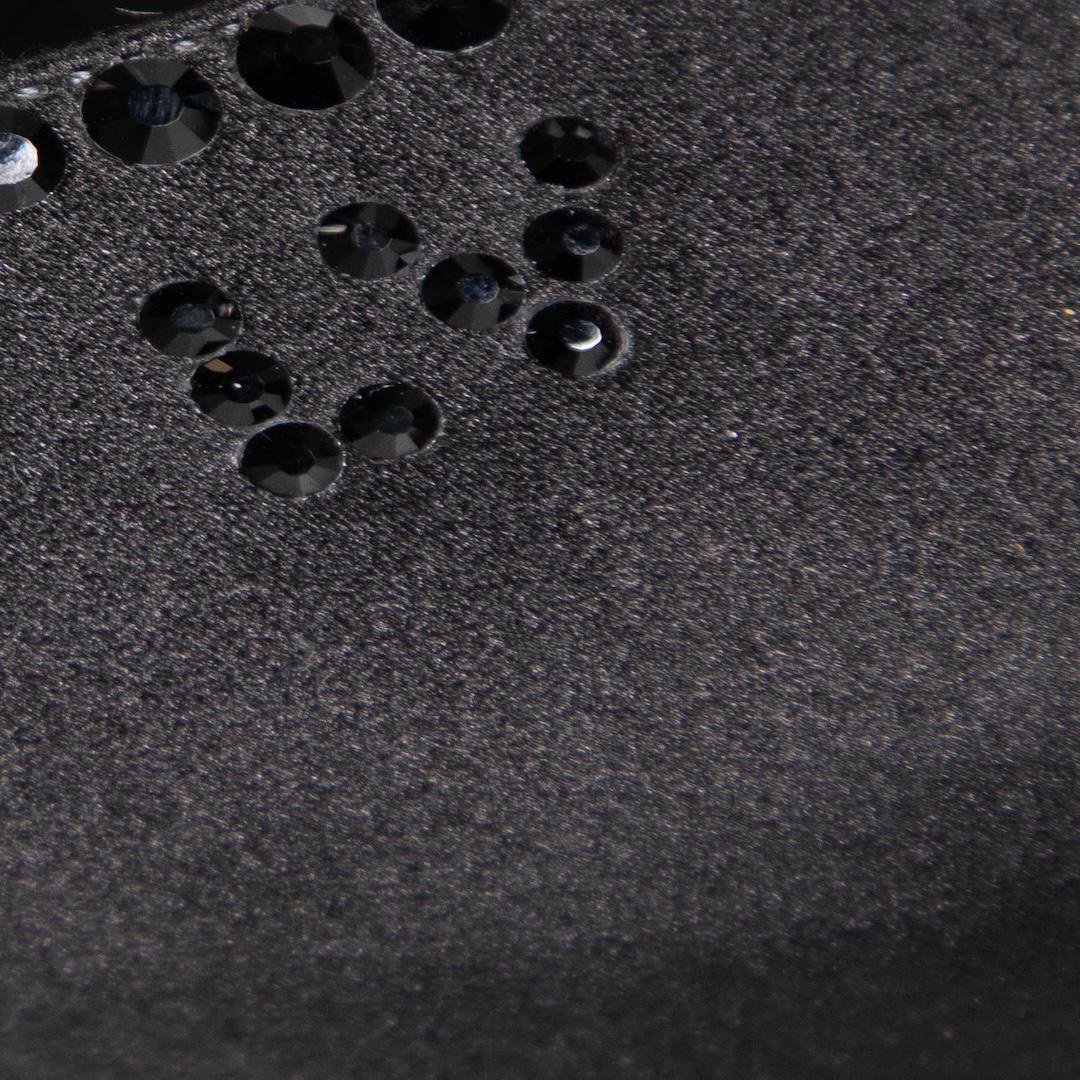 Zapatos de tacón Louis Vuitton negros con adornos de cristal talla IT 40 en venta 1