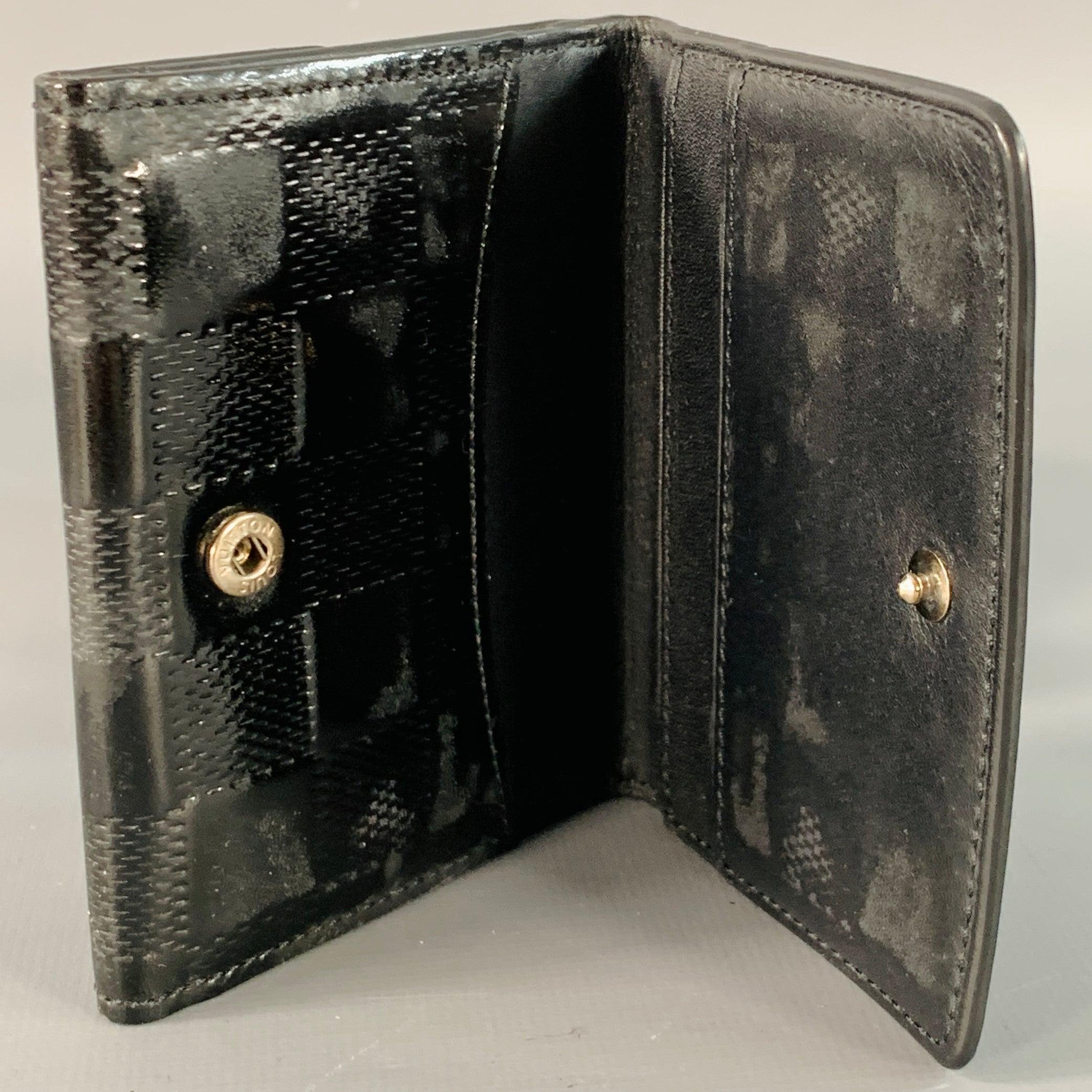 Portafoglio LOUIS VUITTON in pelle verniciata nera con stampa a rilievo Damier In condizioni buone in vendita a San Francisco, CA