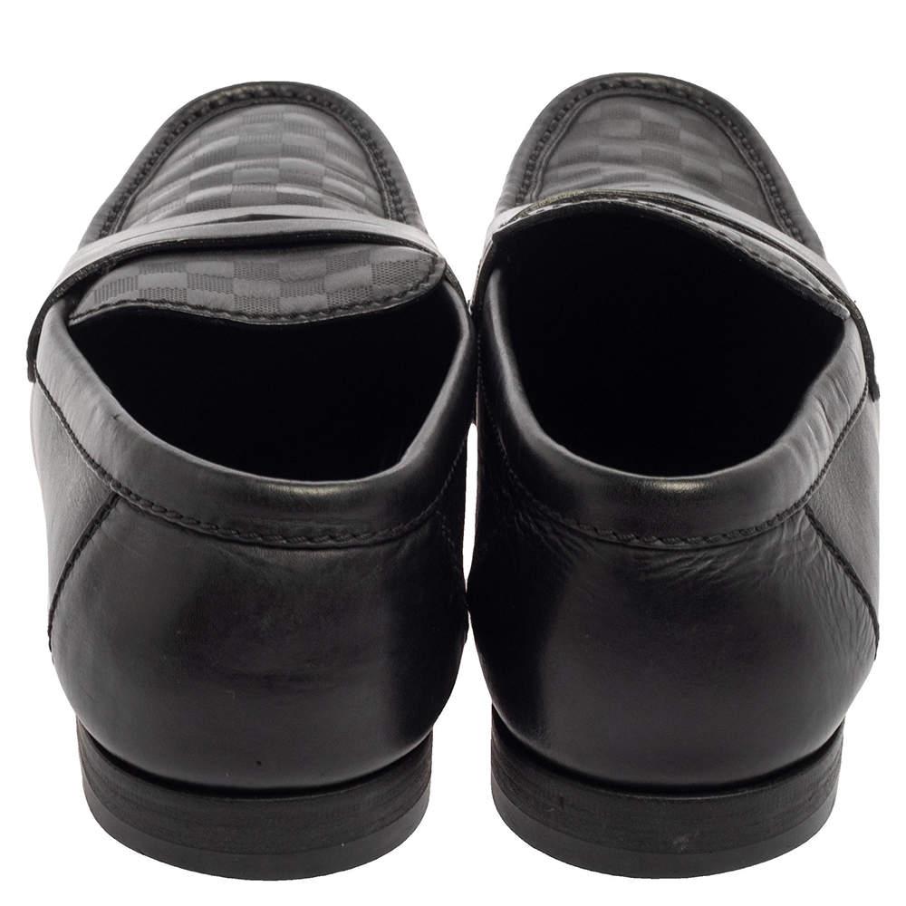 Louis Vuitton Black Damier Embossed Santiago Loafers Size 41.5 For Sale 1