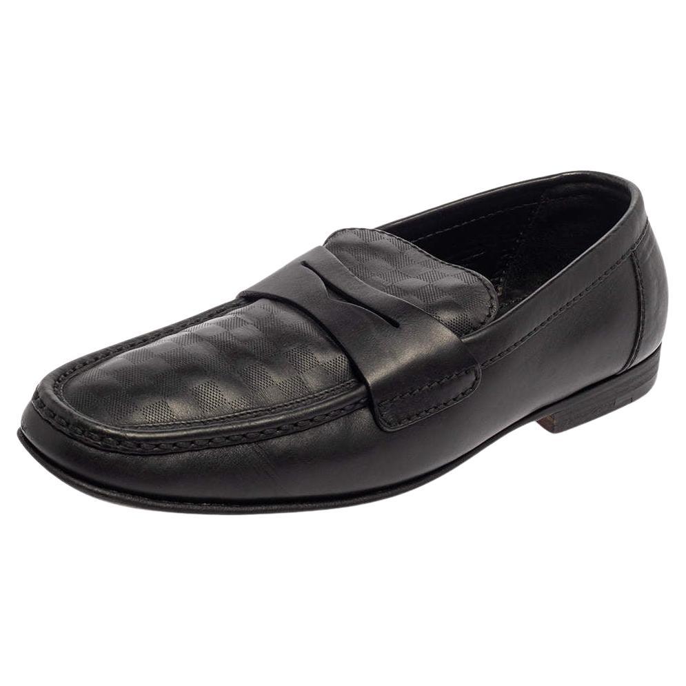 Louis Vuitton Black Damier Embossed Santiago Loafers Size 41.5 For Sale