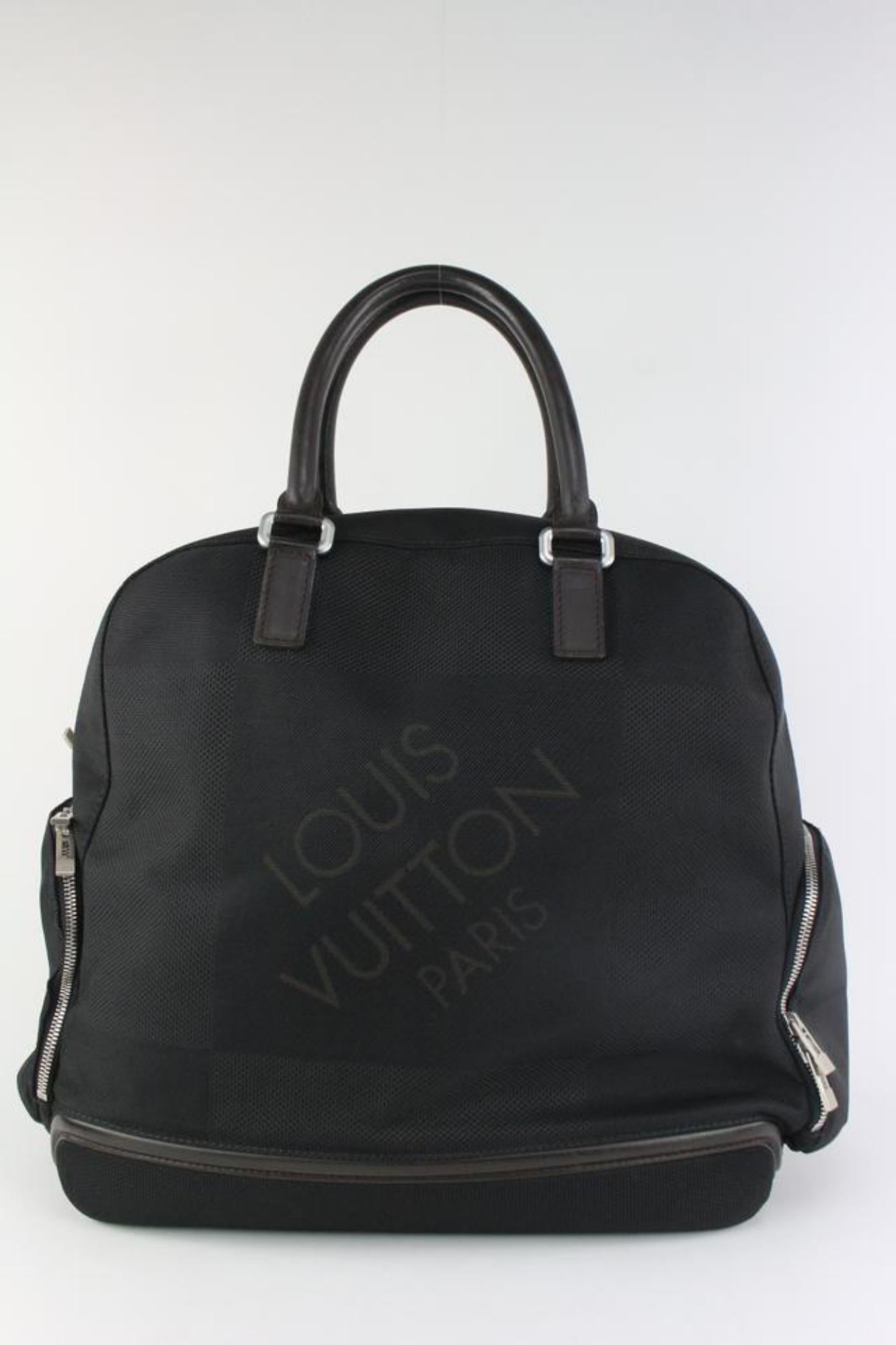 Louis Vuitton Black Damier Geant Aventurier Polaire Travel Bag 122lv14 For Sale 2