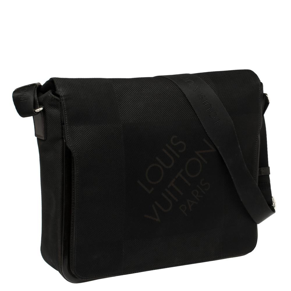 Men's Louis Vuitton Black Damier Geant Canvas Messenger Bag