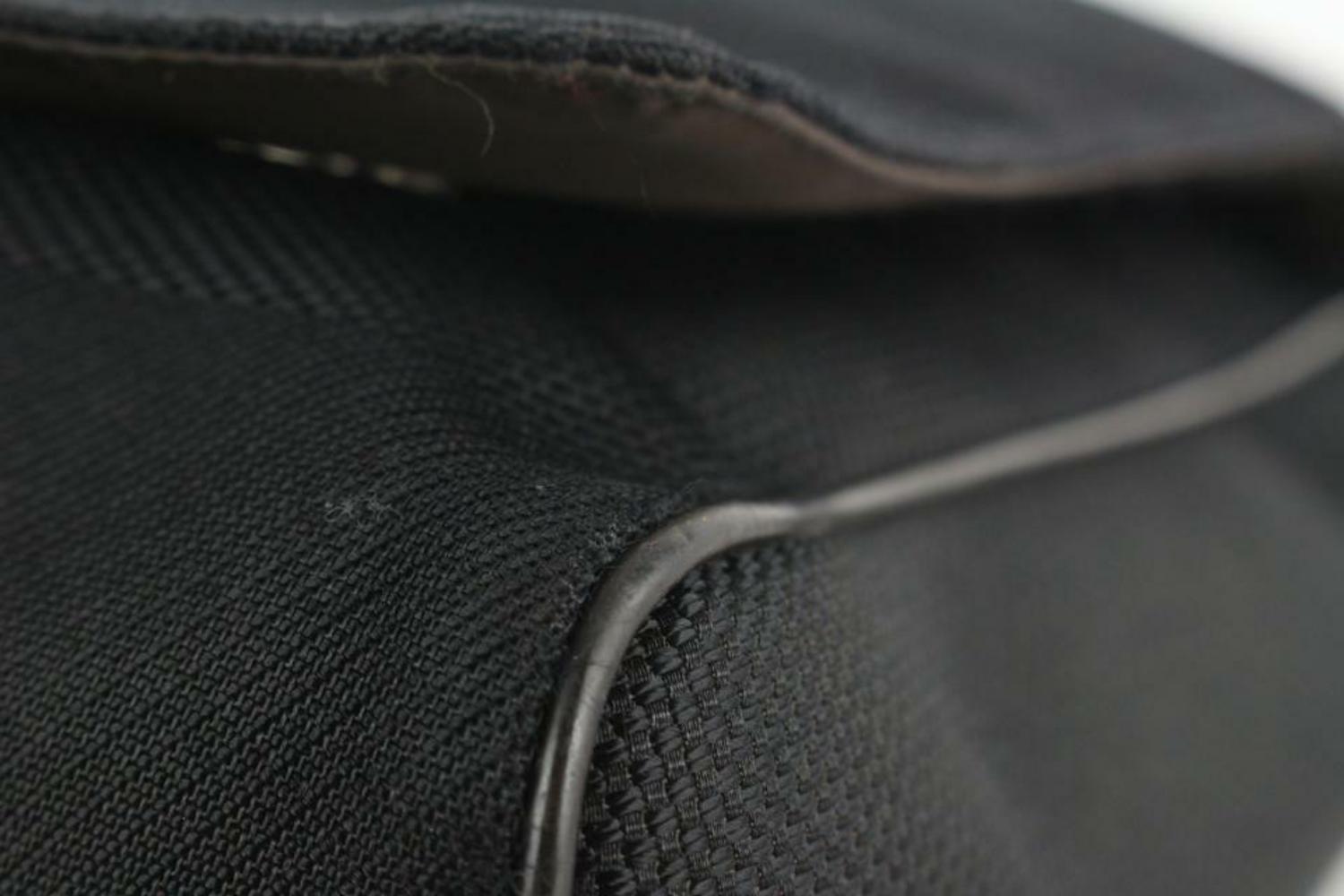 Women's Louis Vuitton Black Damier Geant Messenger Crossbody Laptop Bag 12LV118 For Sale