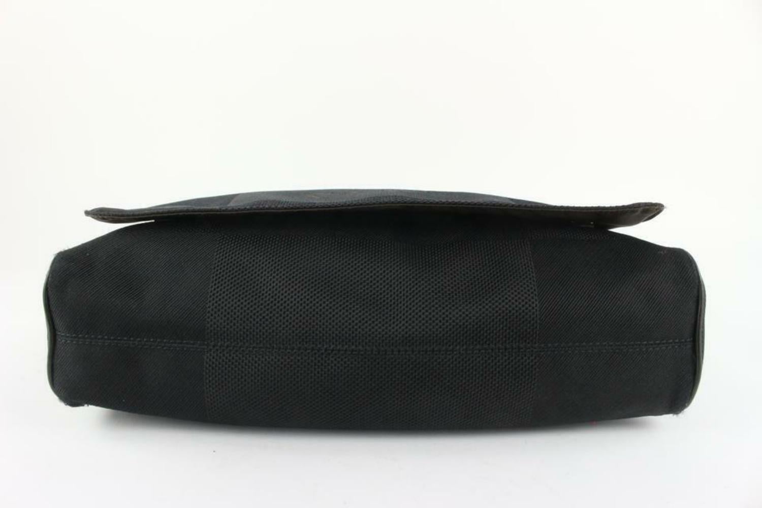 Louis Vuitton Black Damier Geant Messenger Crossbody Laptop Bag 12LV118 For Sale 3