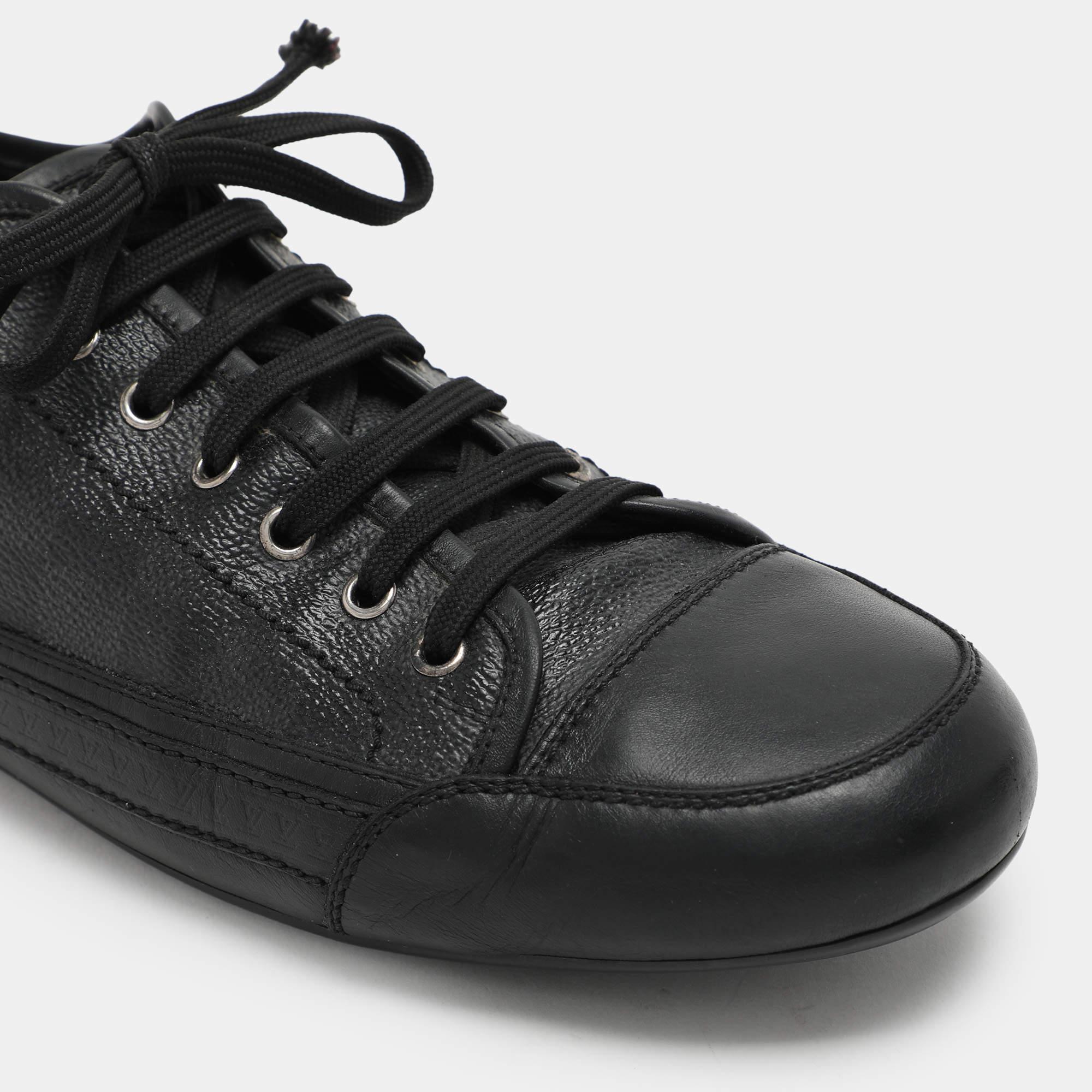 Louis Vuitton Black Damier Graphite Canvas and Leather Low Top Sneakers Size 43 For Sale 3