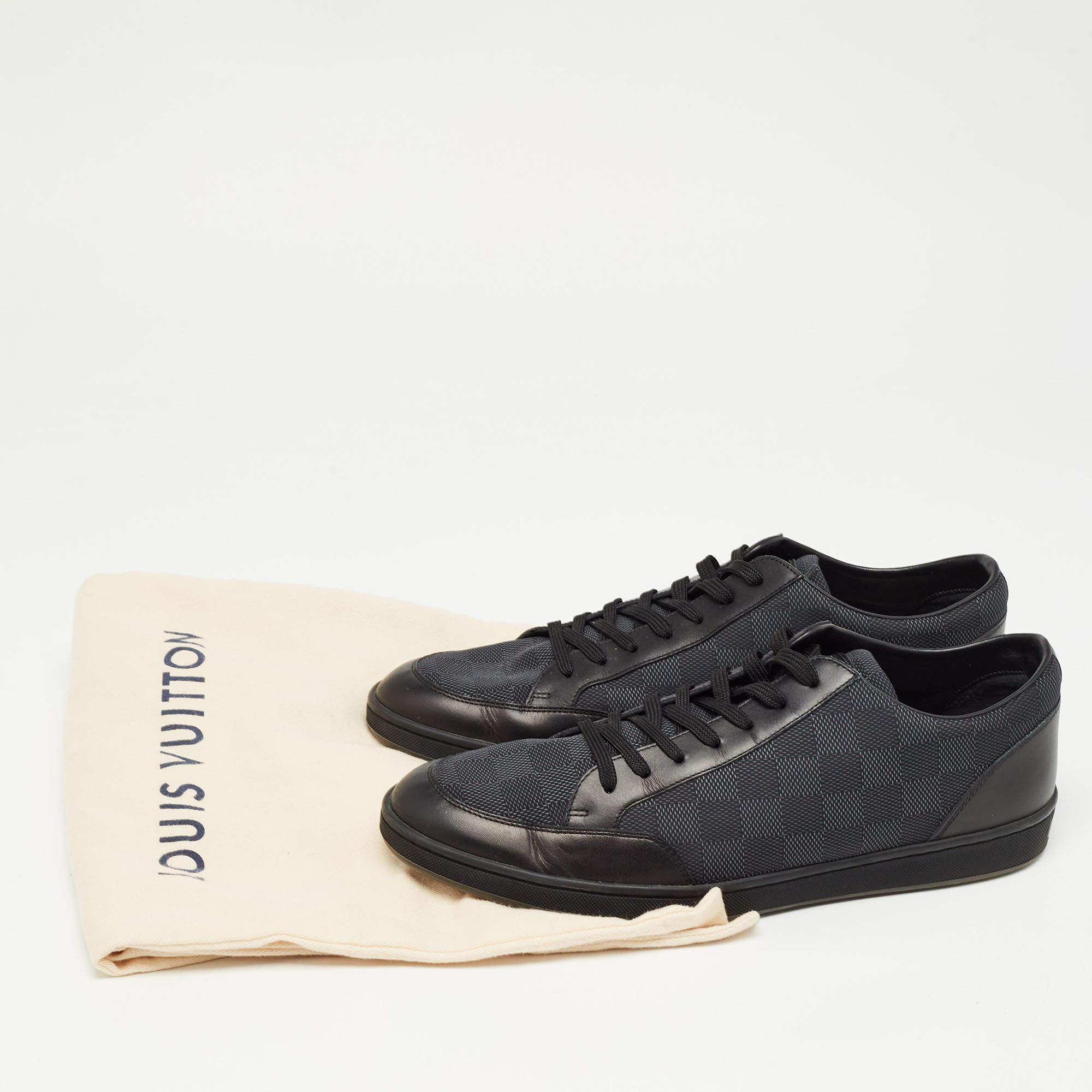 Louis Vuitton Black Damier Graphite Canvas and Leather Offshore Low Top Sneakers For Sale 1