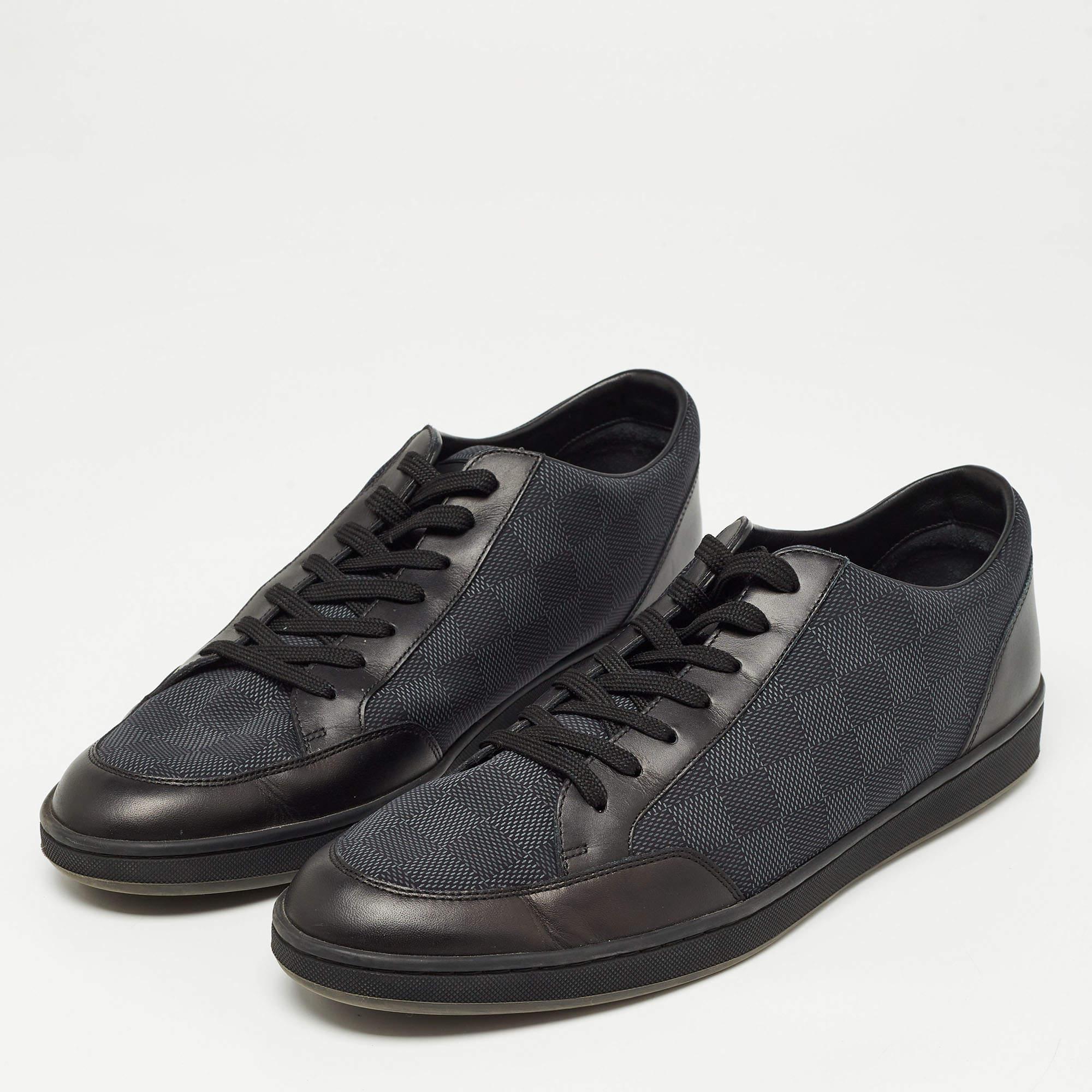 Louis Vuitton Black Damier Graphite Canvas and Leather Offshore Low Top Sneakers For Sale 2