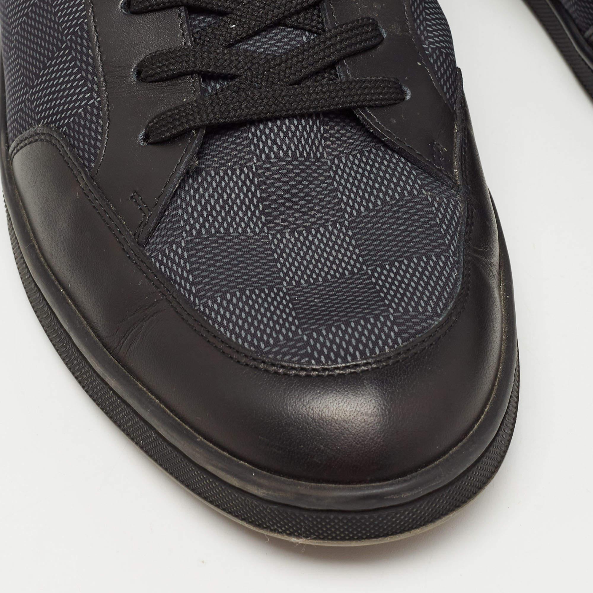 Louis Vuitton Black Damier Graphite Canvas and Leather Offshore Low Top Sneakers For Sale 4