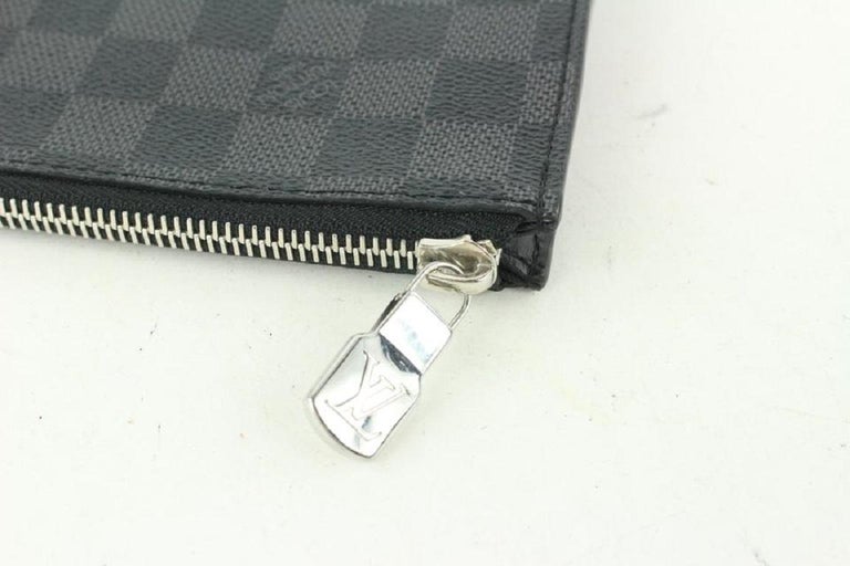 Louis Vuitton Black Damier Graphite Pochette Jour PM Document Bag 574lvs614  En vente sur 1stDibs