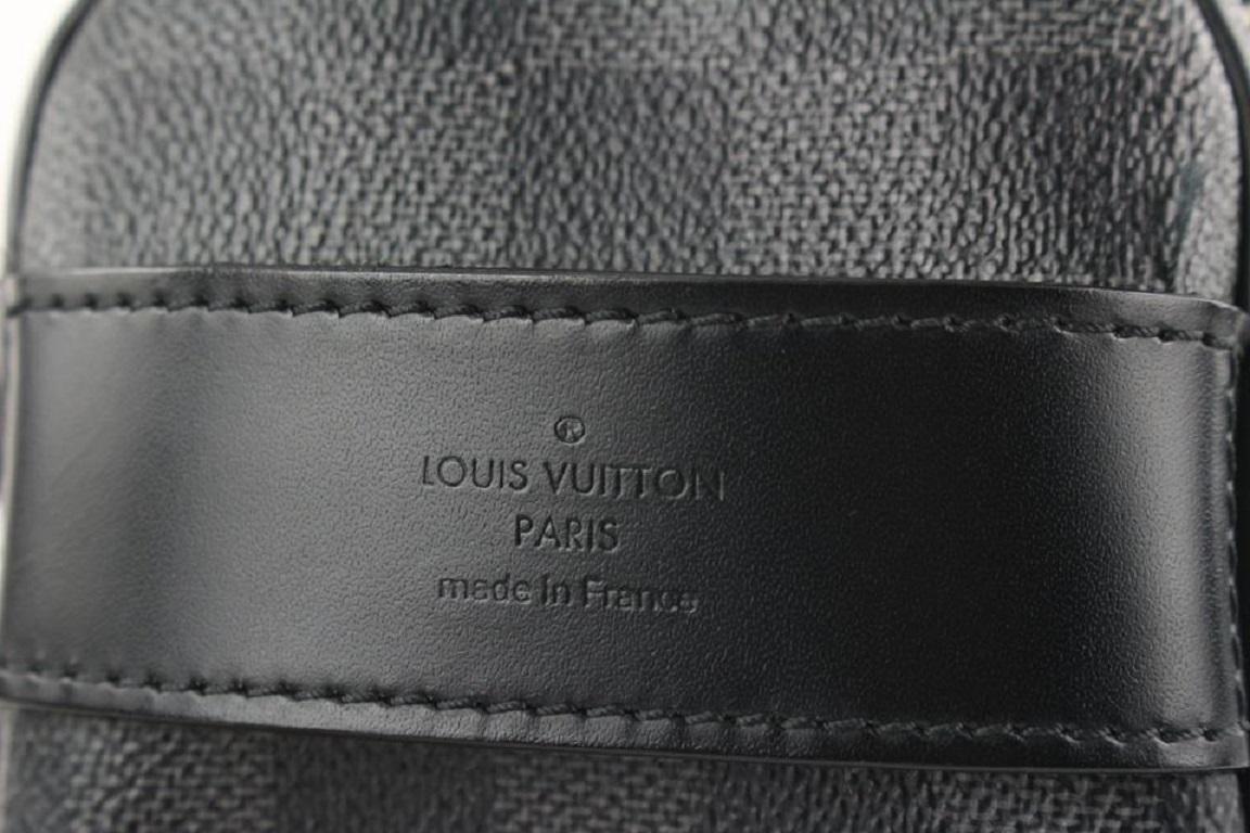 Louis Vuitton - Pochette de toilette noire en damier et graphite, 12 étagères 624  en vente 2