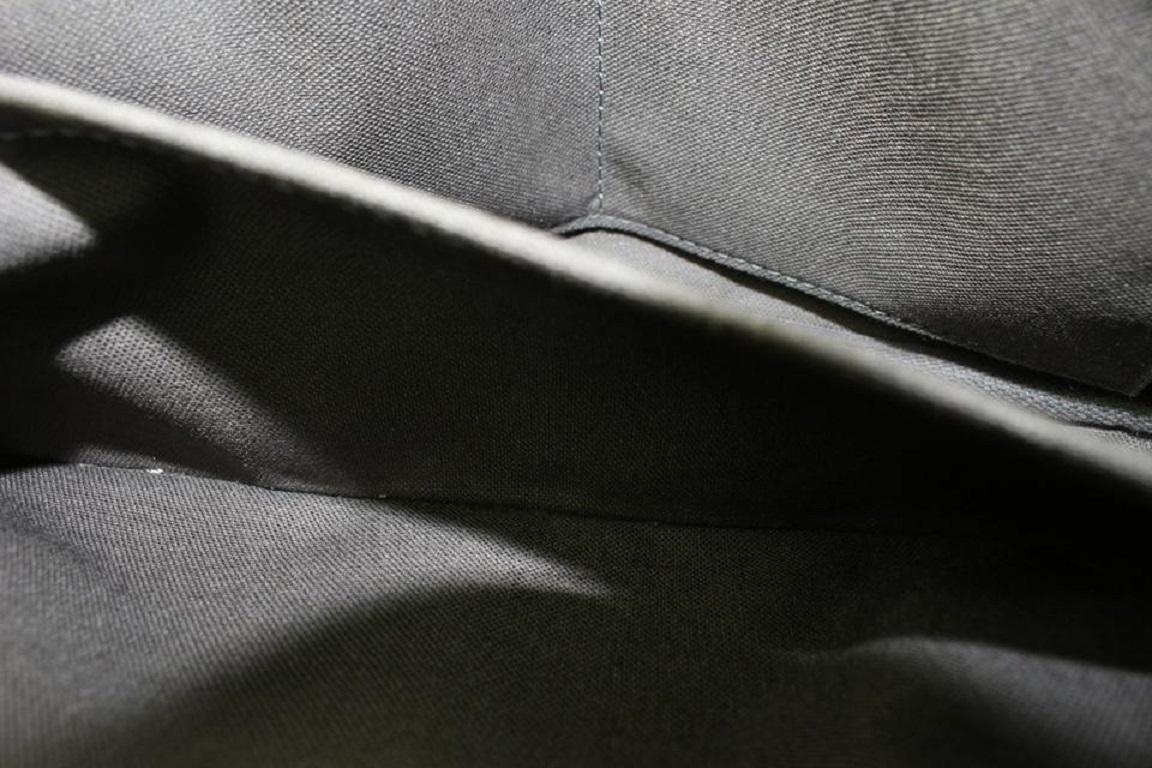 Louis Vuitton - Sac à bandoulière « Bum » en cuir ambré damier infini noir 99LV74 en vente 7