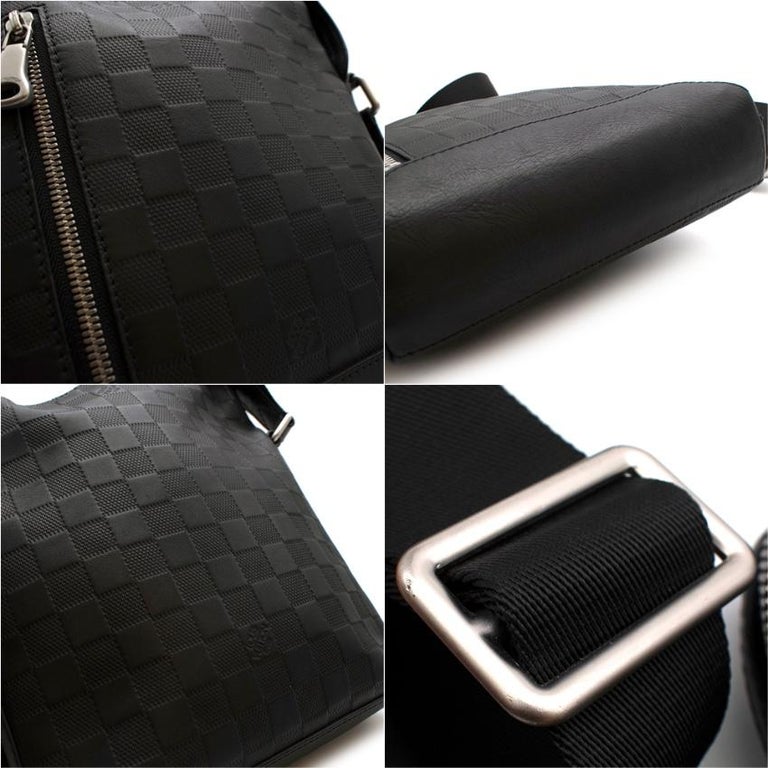 Louis Vuitton Black Damier Infini Leather Discovery Messenger BB Bag at  1stDibs