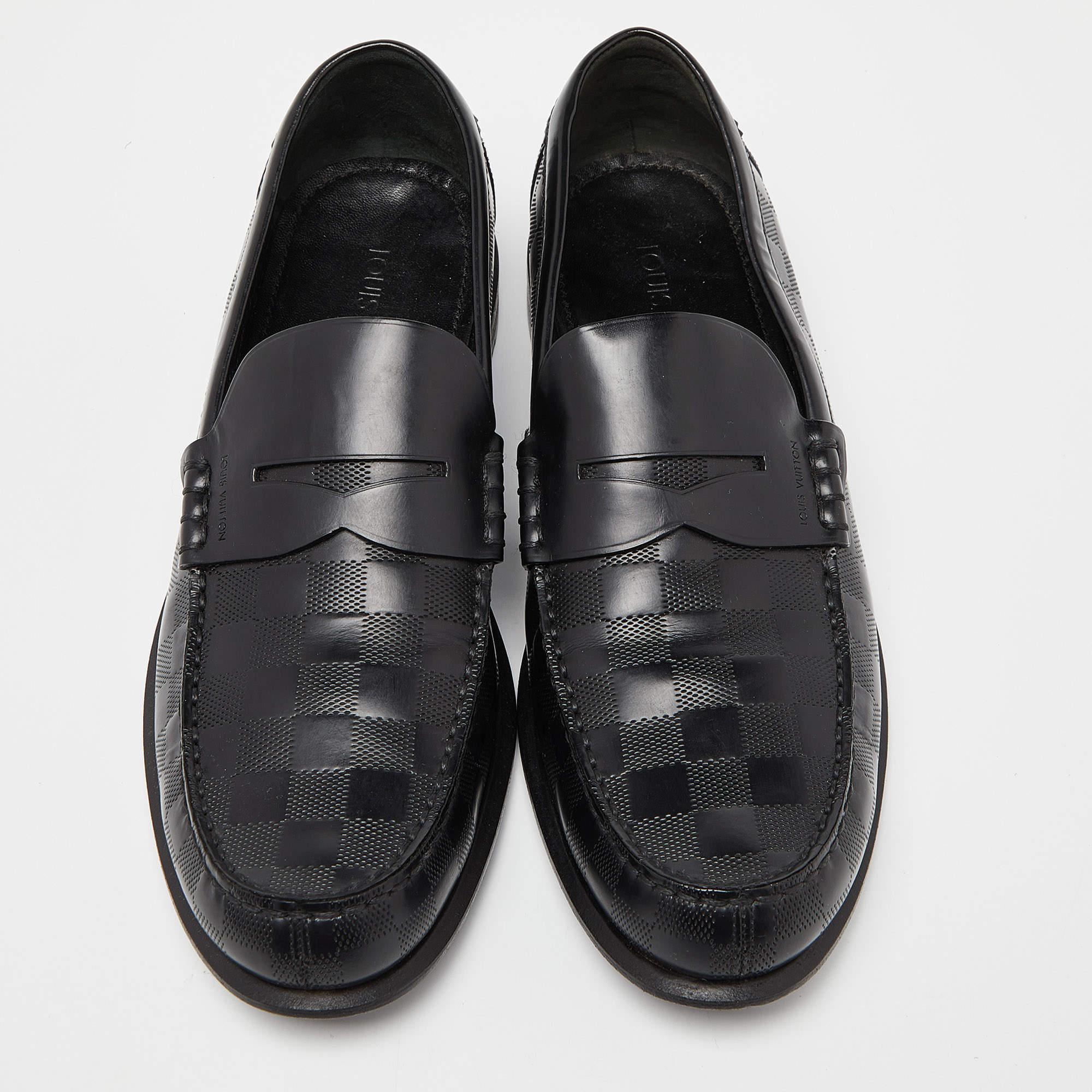 Practical, fashionable, and durable—these designer loafers are carefully built to be fine companions to your everyday style. They come made using the best materials to be a prized buy.

