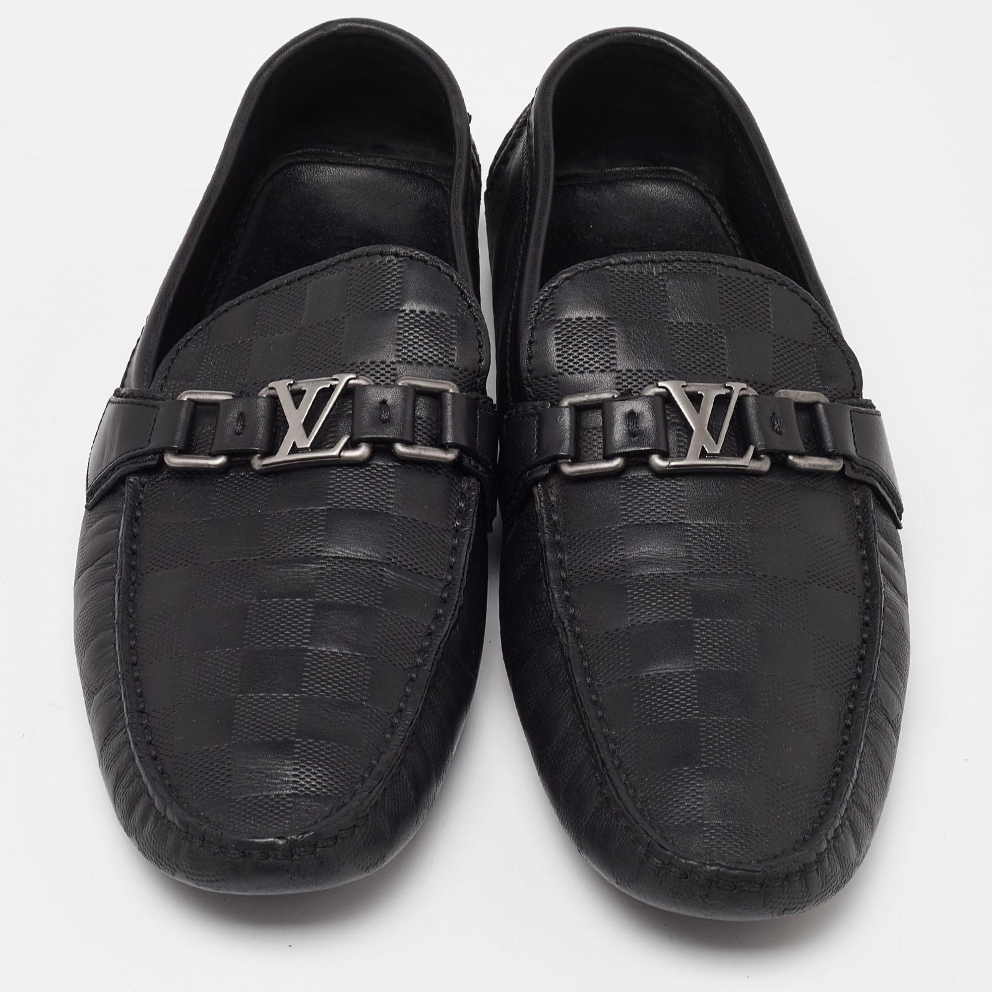Louis Vuitton Black Damier Leather Hockenheim Slip On Loafers Size 43 In Good Condition In Dubai, Al Qouz 2