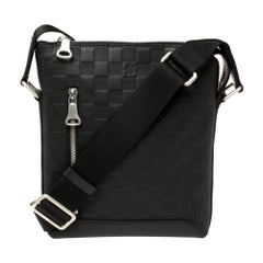 Louis Vuitton Infini Discovery BB Messenger Bag aus schwarzem Damier-Leder