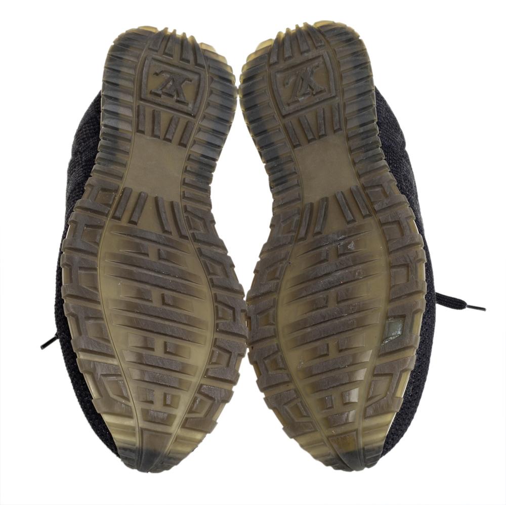 Louis Vuitton Black Damier Mesh And Leather Run Away Sneakers Size 41.5 In Good Condition In Dubai, Al Qouz 2