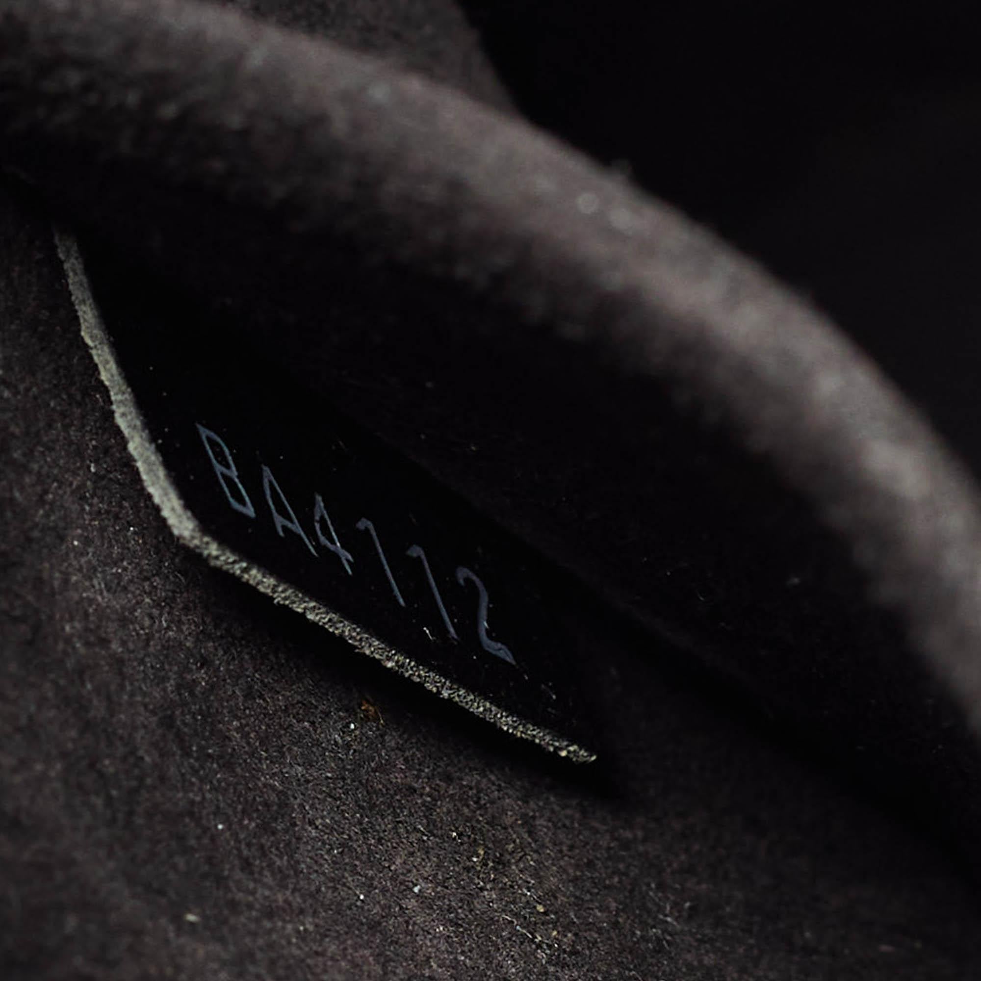 Louis Vuitton - Sac Alma GM en cuir épi noir électrique en vente 4