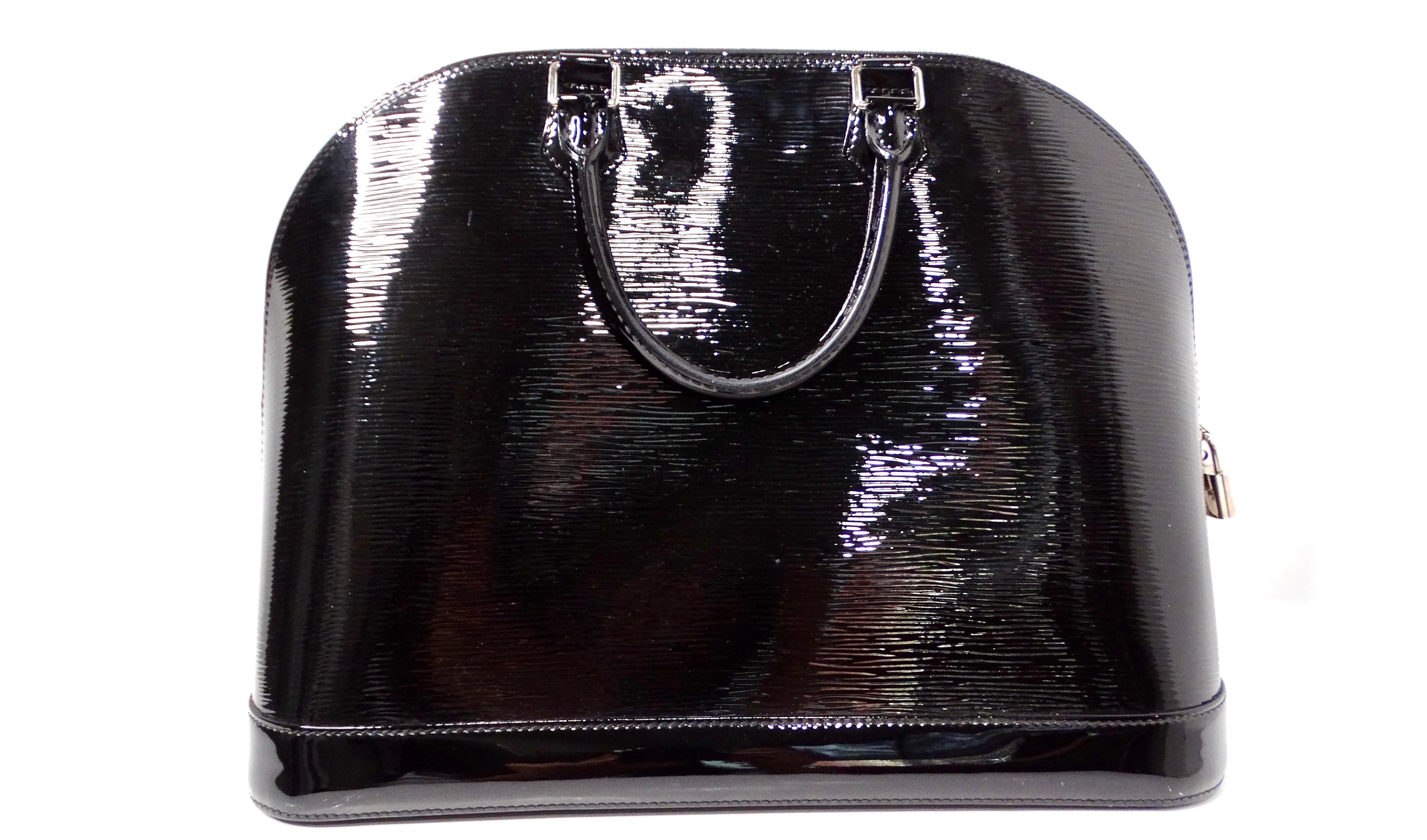 Louis Vuitton - Sac à main Alma en cuir épi électrique noir en vente 3