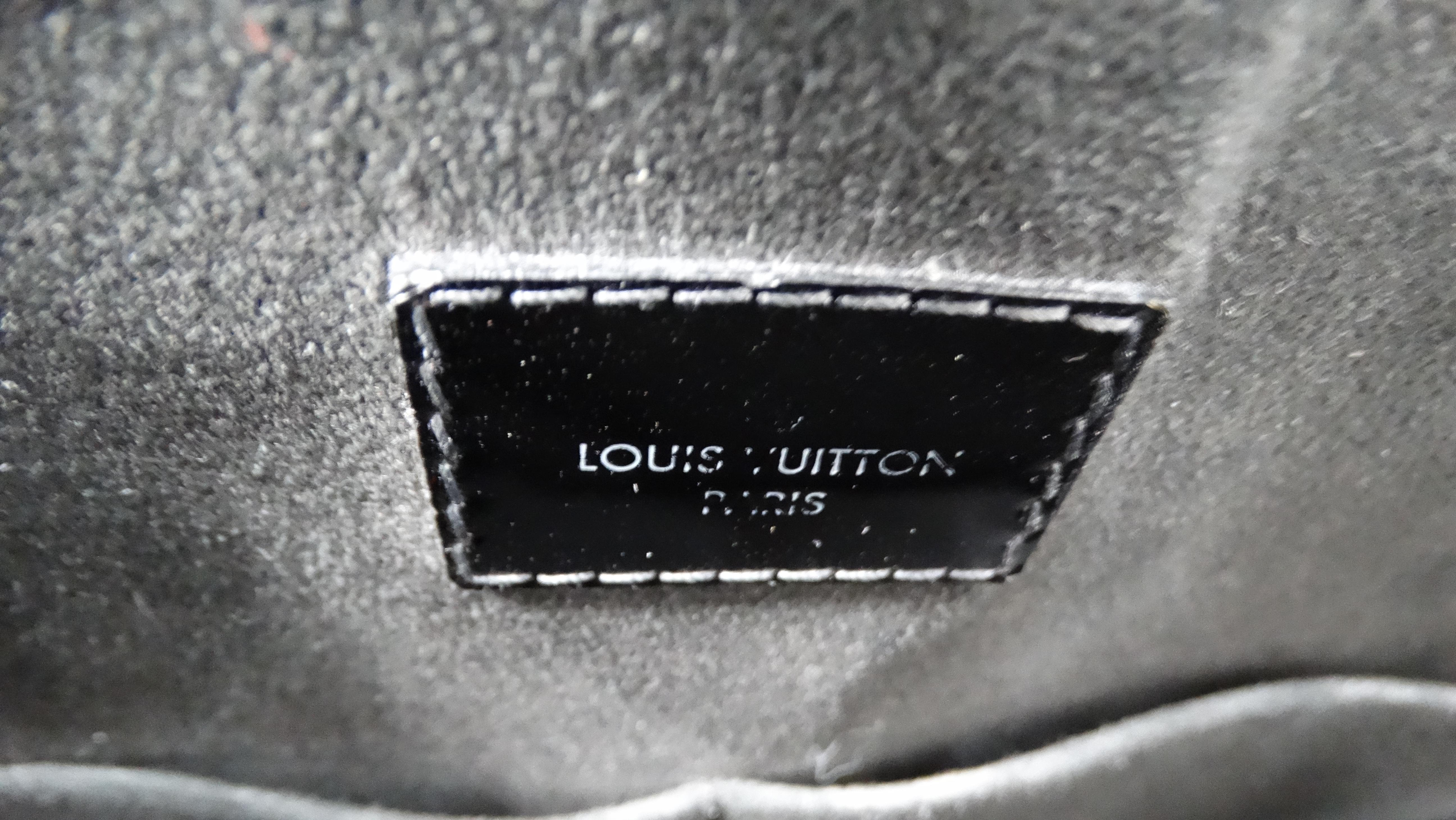 Louis Vuitton - Sac à main Alma en cuir épi électrique noir en vente 5
