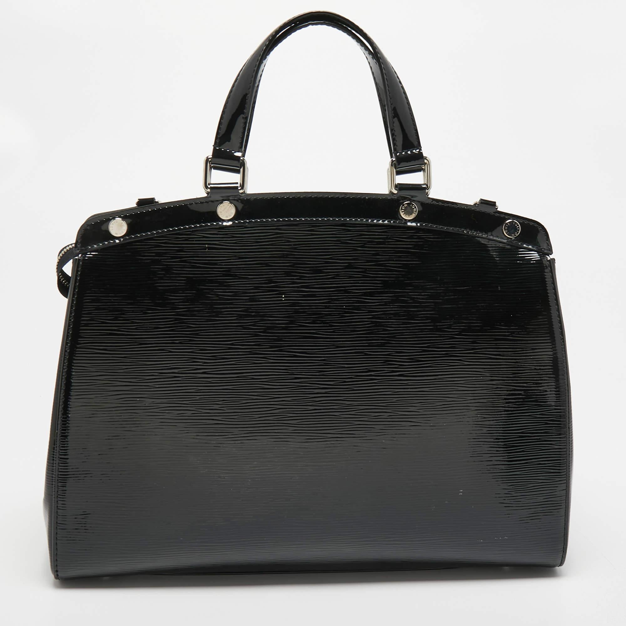 Louis Vuitton Black Electric Epi Leather Brea GM Bag In Good Condition For Sale In Dubai, Al Qouz 2