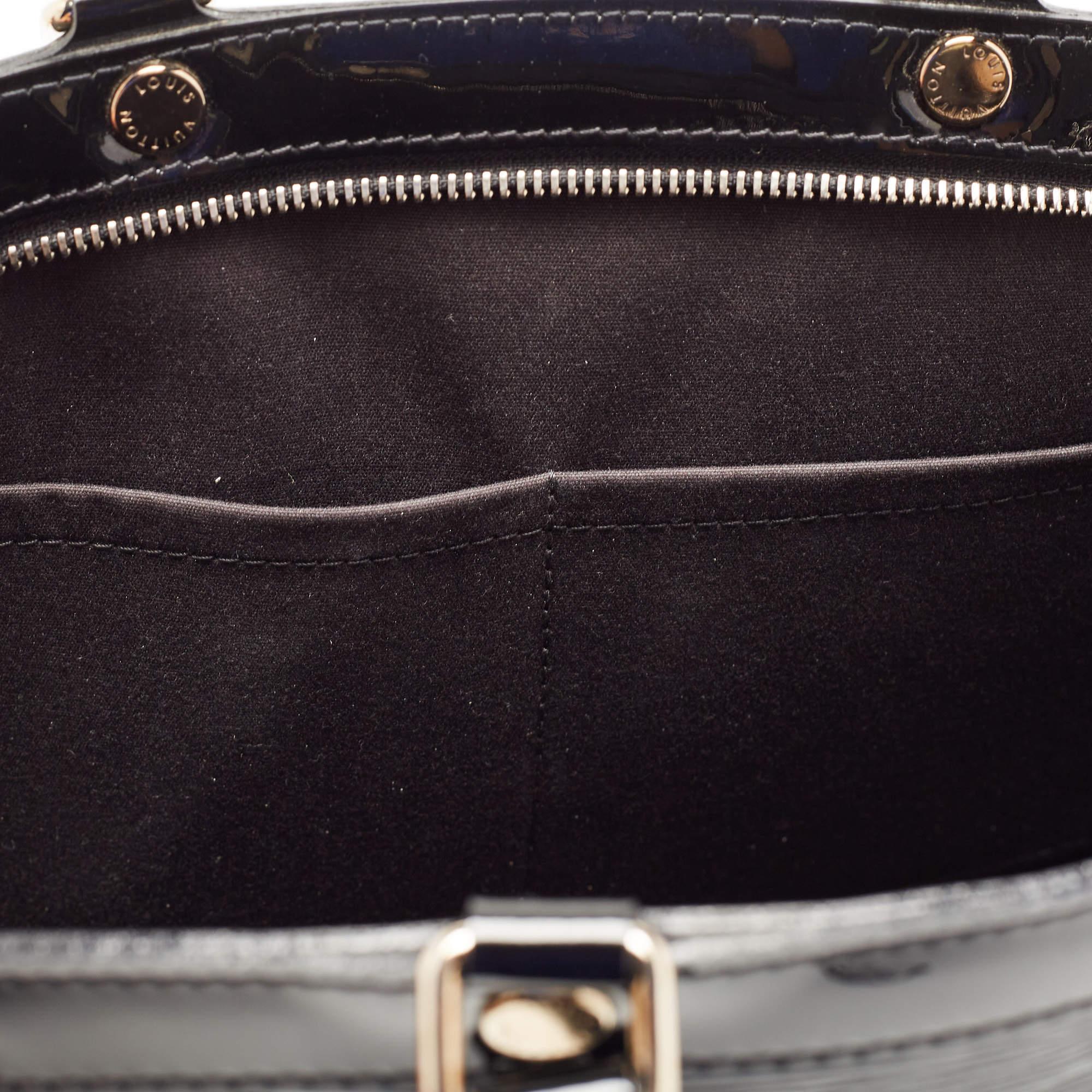 Schwarze Electric Epi Leder-Tasche von Louis Vuitton Brea MM im Angebot 6