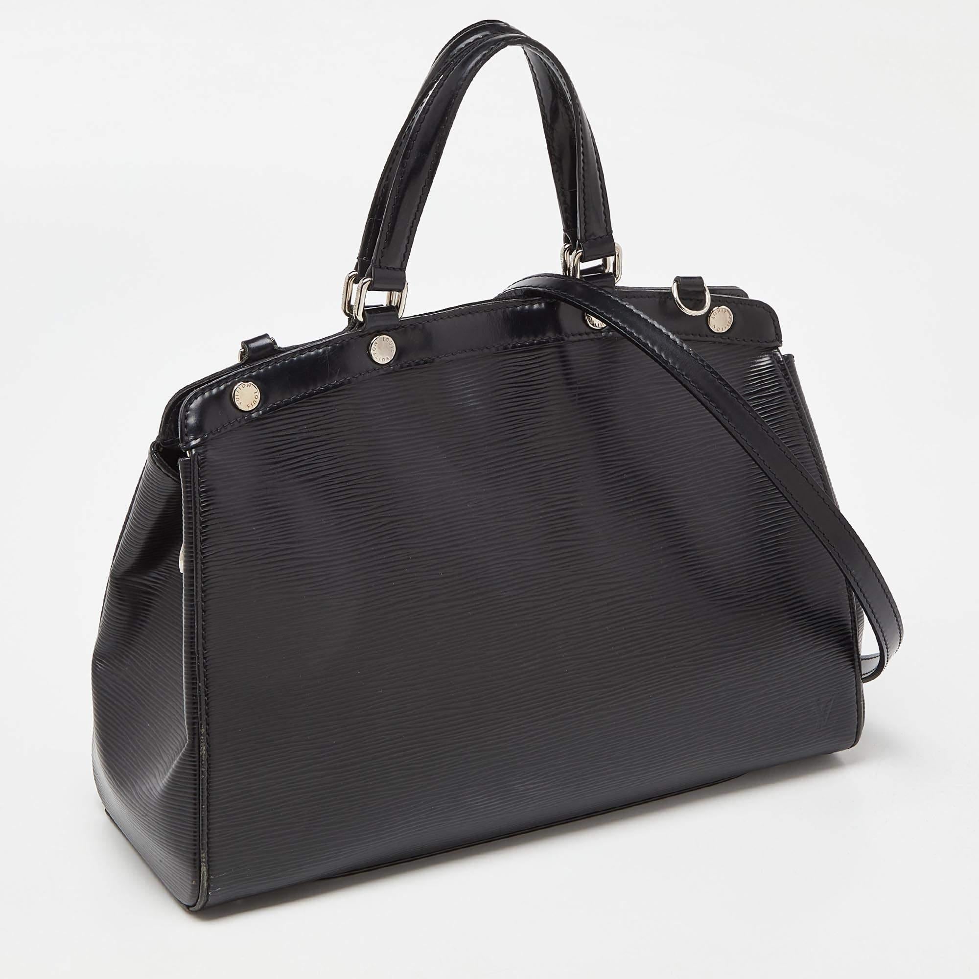 Nero Louis Vuitton Borsa Brea MM in pelle elettrica nera. in vendita