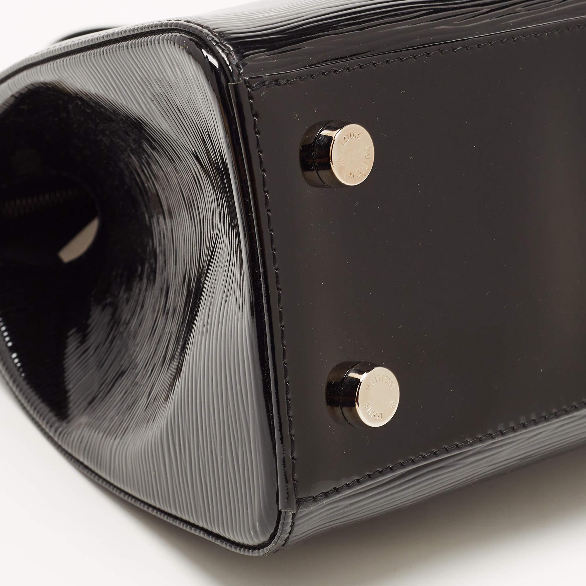 Schwarze Electric Epi Leder-Tasche von Louis Vuitton Brea MM im Angebot 3
