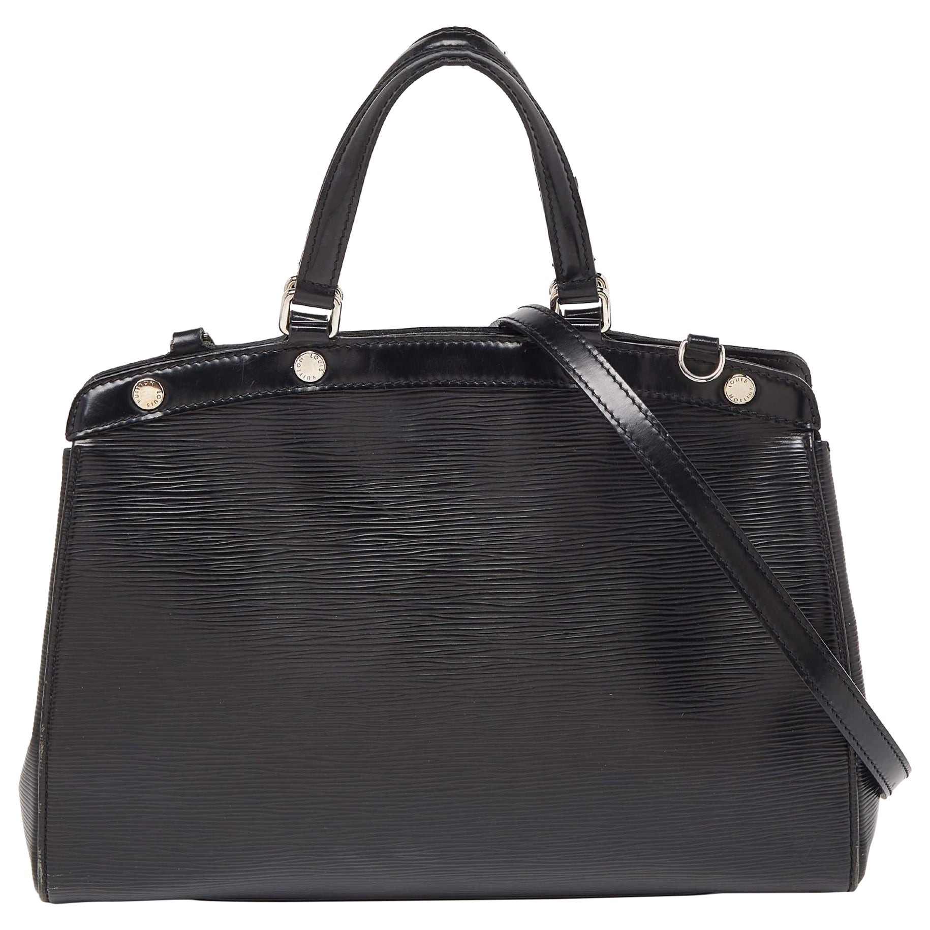 Louis Vuitton Borsa Brea MM in pelle elettrica nera.