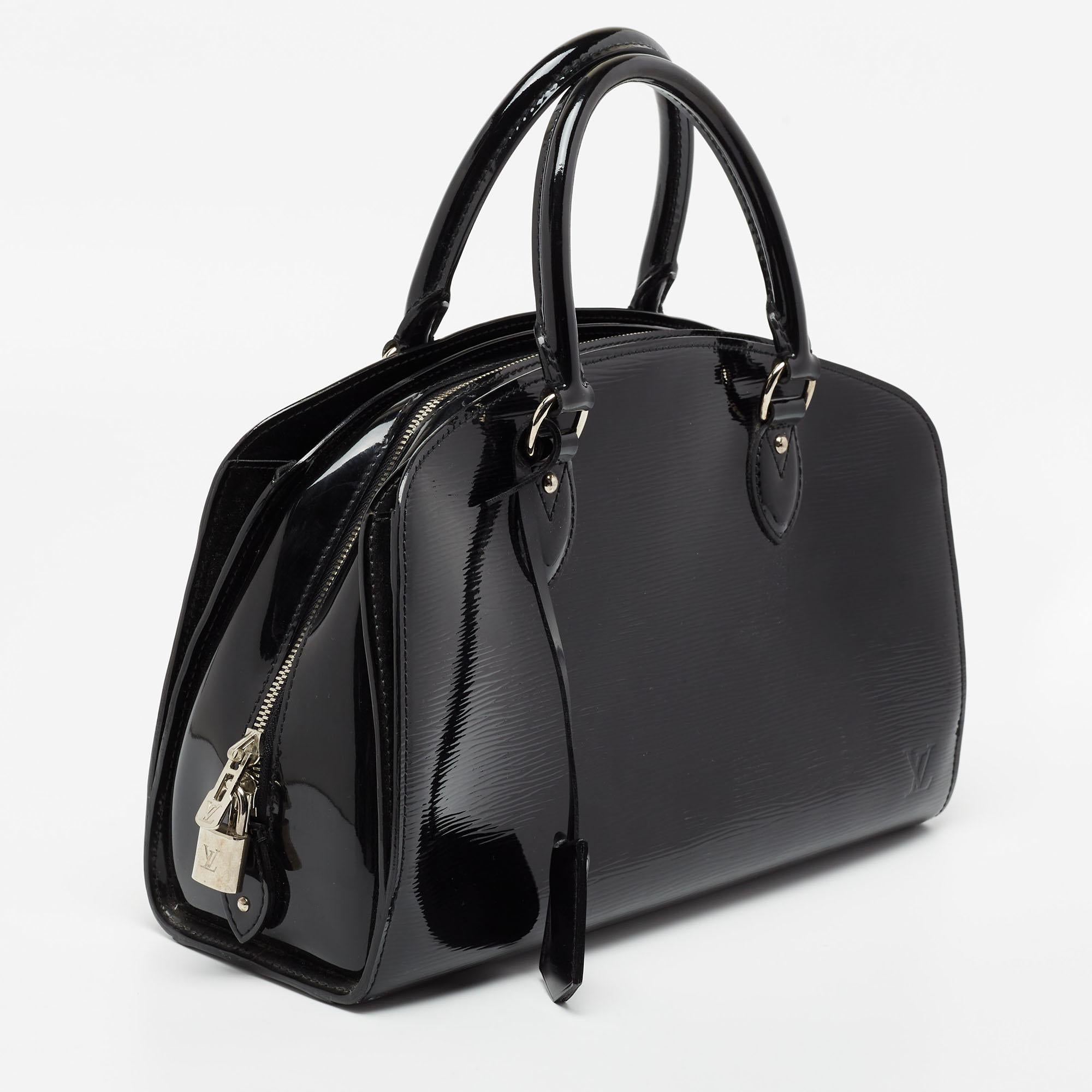 Louis Vuitton Black Electric Epi Leather Pont Neuf PM Bag In Good Condition In Dubai, Al Qouz 2