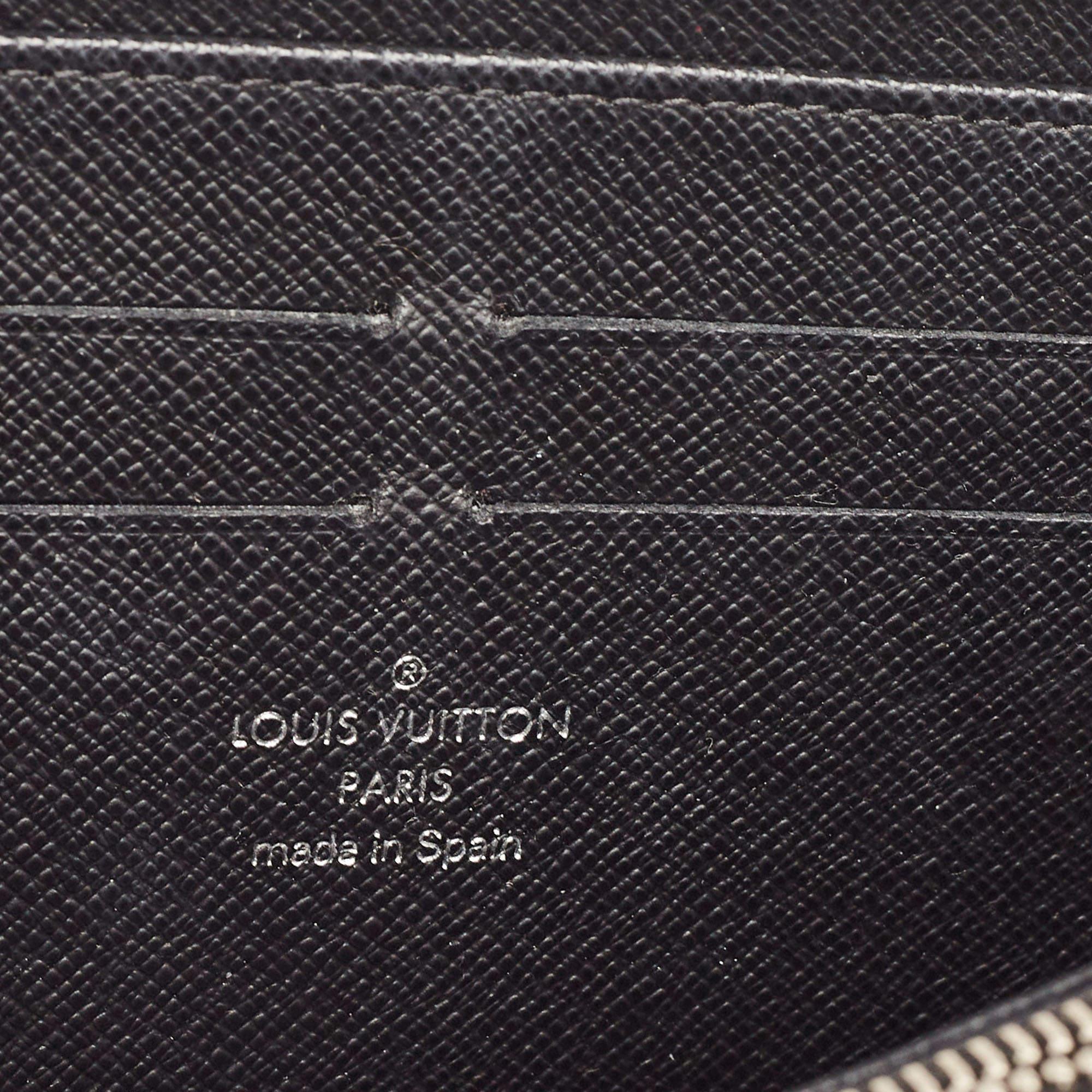 Louis Vuitton Black Electric Epi Leather Zippy Wallet For Sale 4