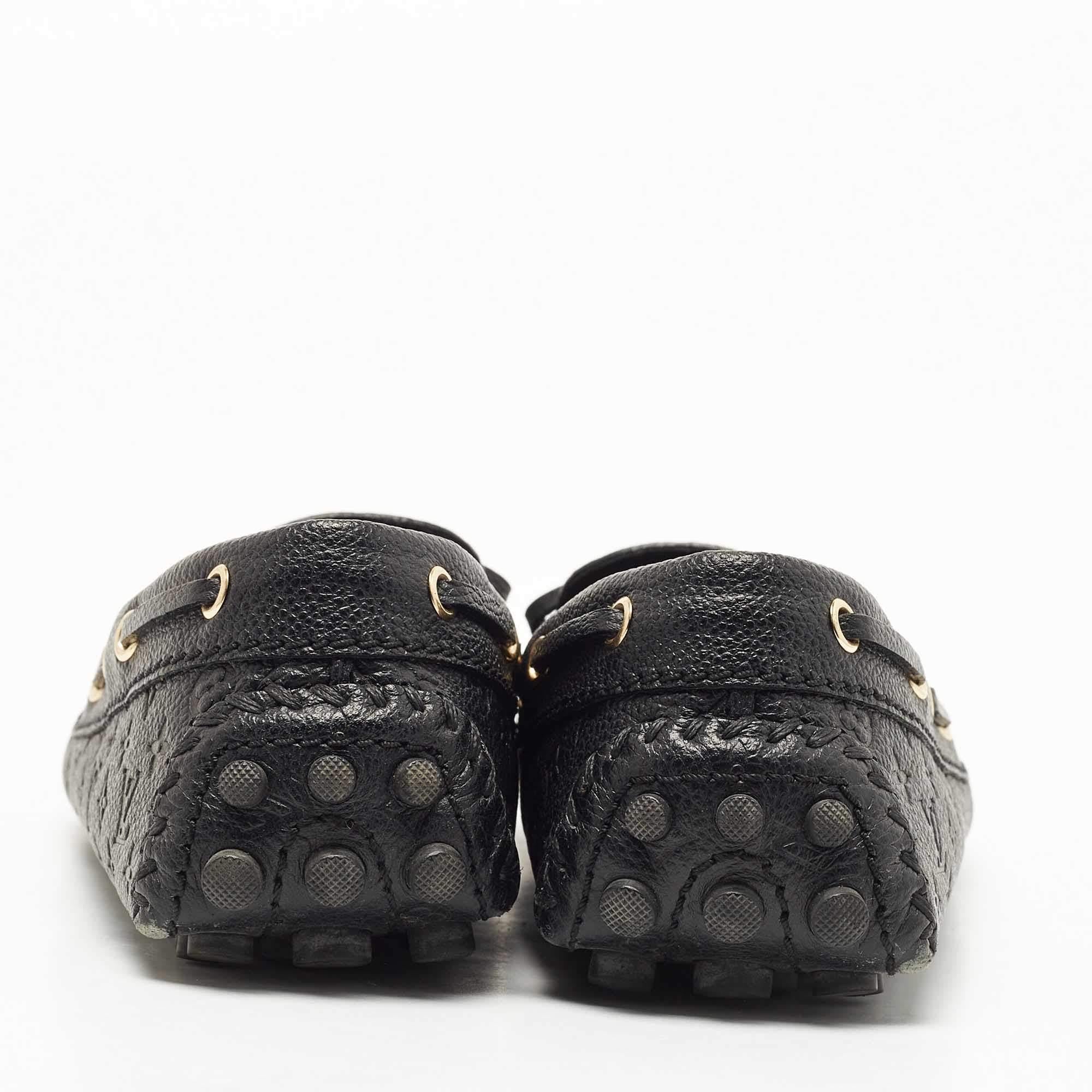 Louis Vuitton Black Embossed Leather Gloria Loafers Size 36 In Good Condition In Dubai, Al Qouz 2