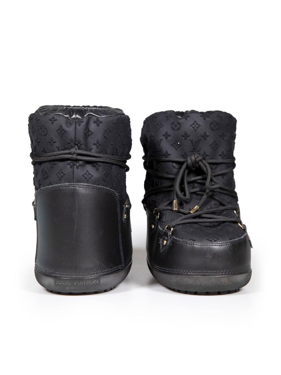 Louis Vuitton Black Embossed Off Piste Snow Boots Size IT 37 In Excellent Condition In London, GB